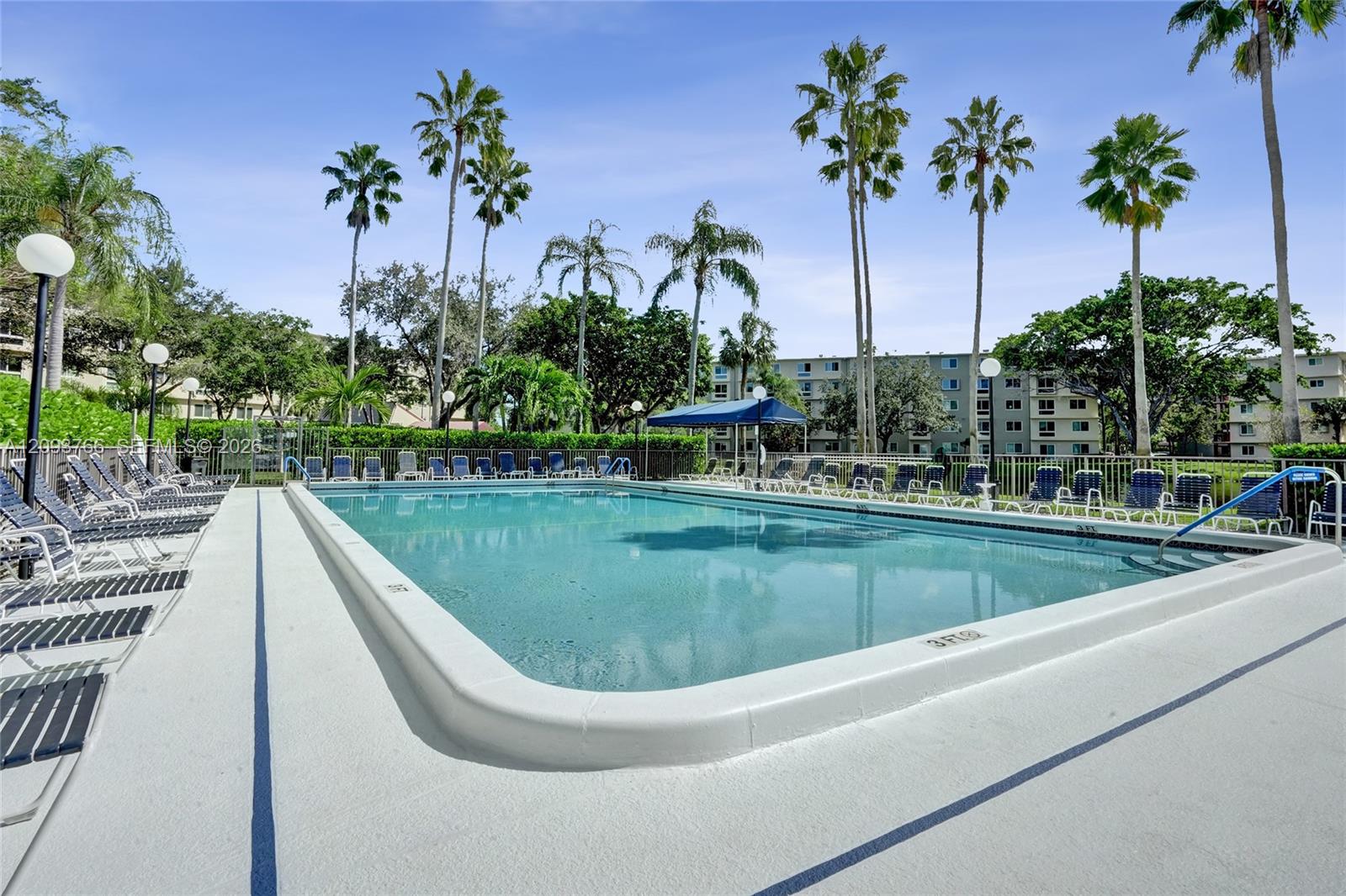 2226 N Cypress Bend Dr # 408