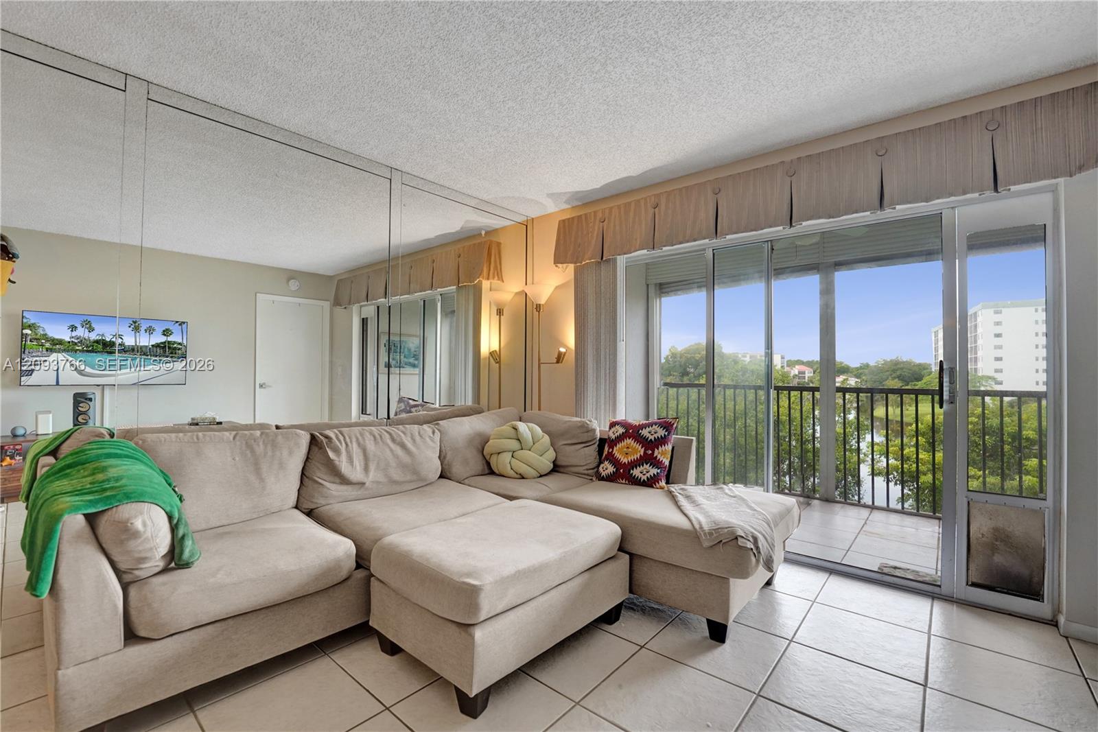 2226 N Cypress Bend Dr # 408