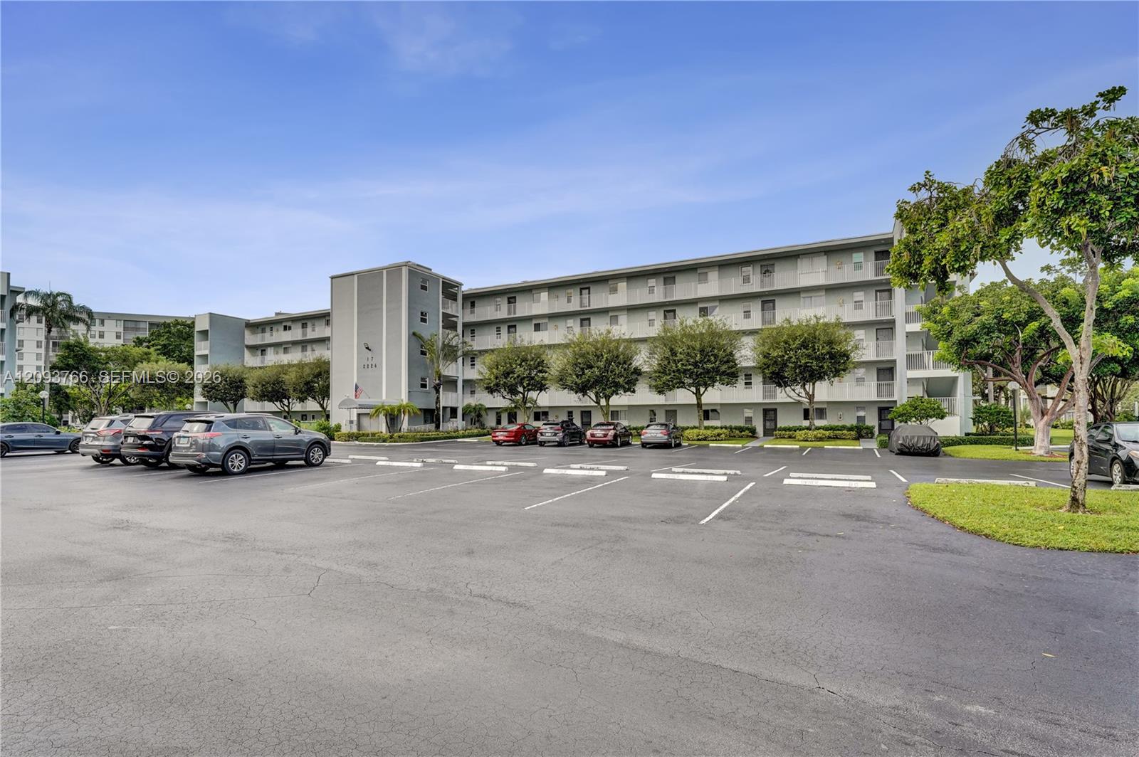 2226 N Cypress Bend Dr # 408