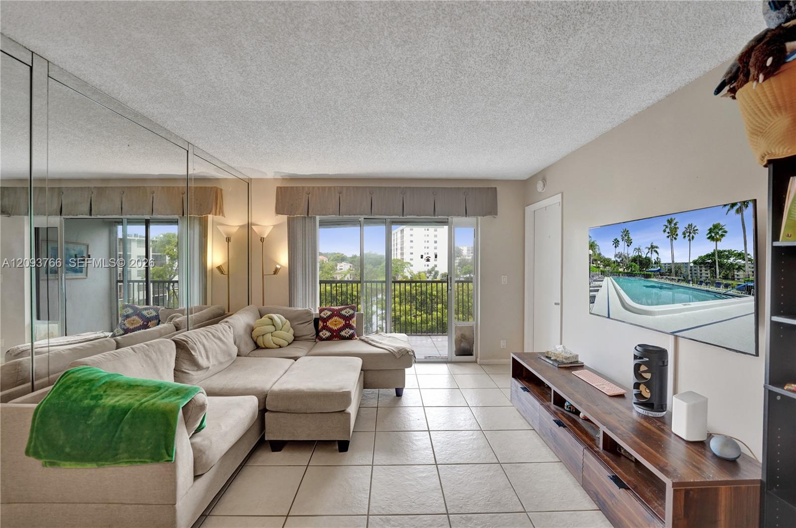 2226 N Cypress Bend Dr # 408