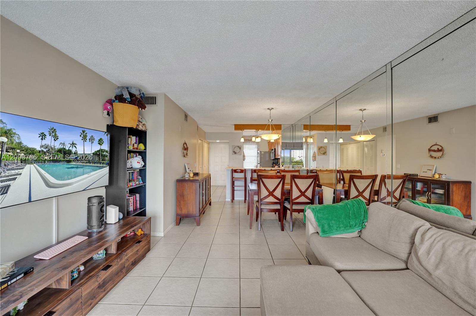 2226 N Cypress Bend Dr # 408