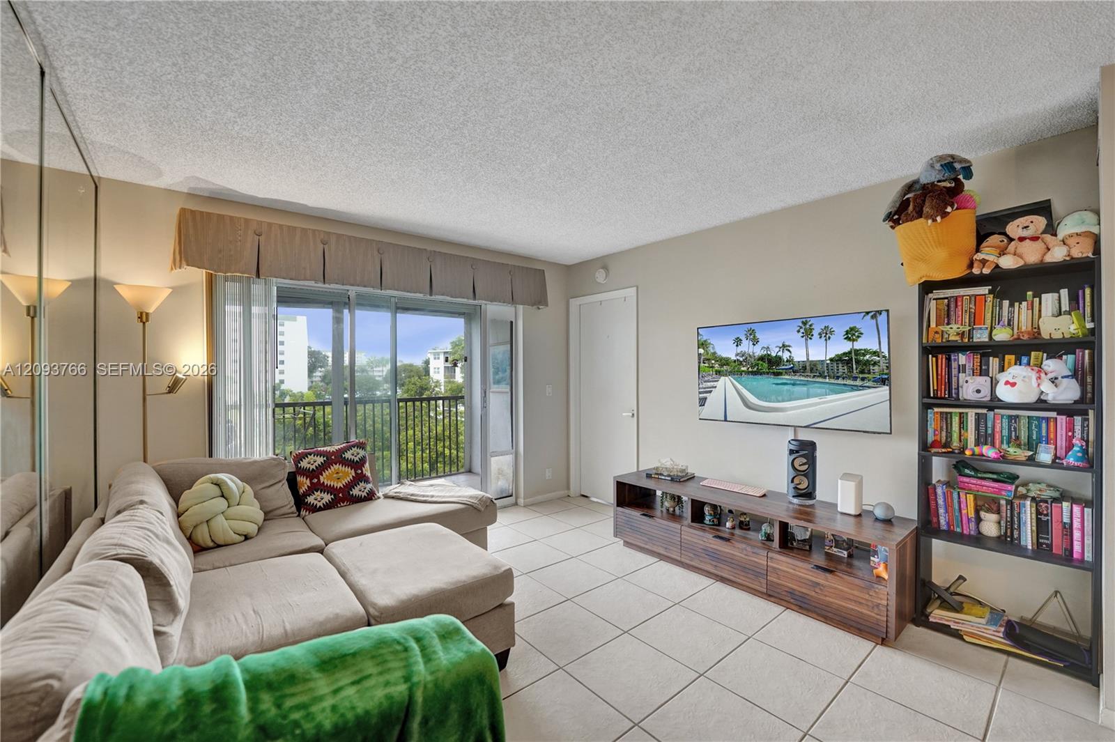 2226 N Cypress Bend Dr # 408