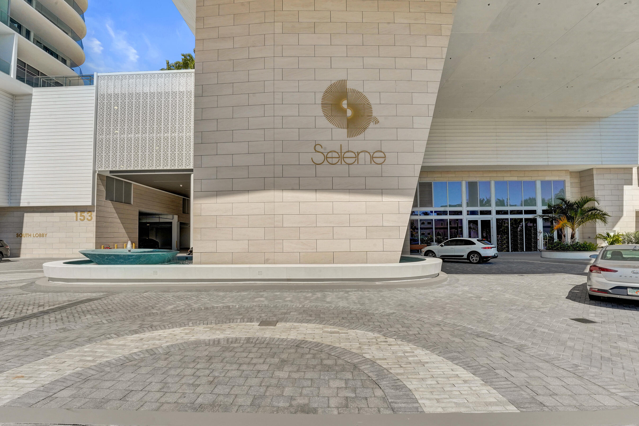 153 N Seabreeze Boulevard 1204