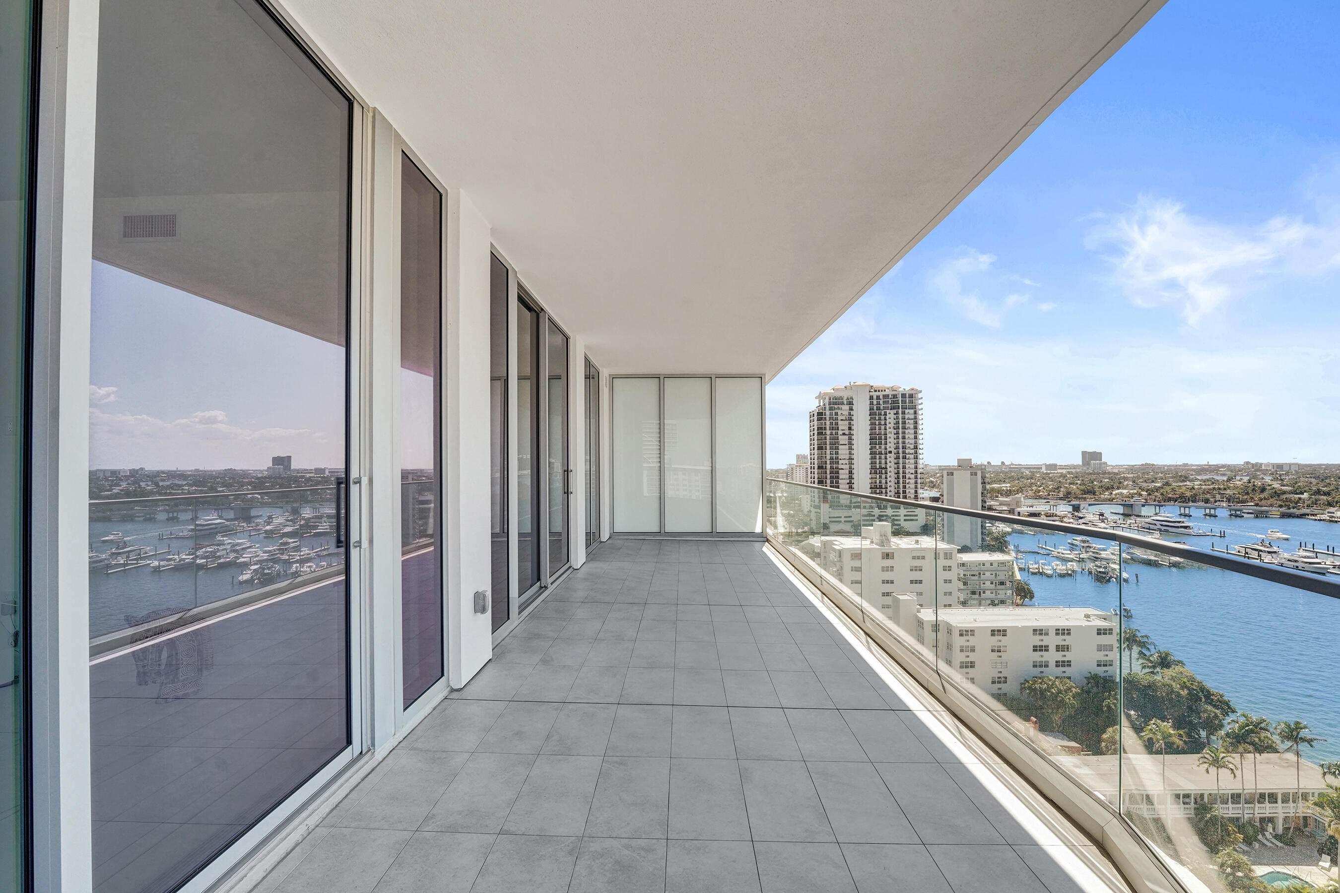 153 N Seabreeze Boulevard 1204