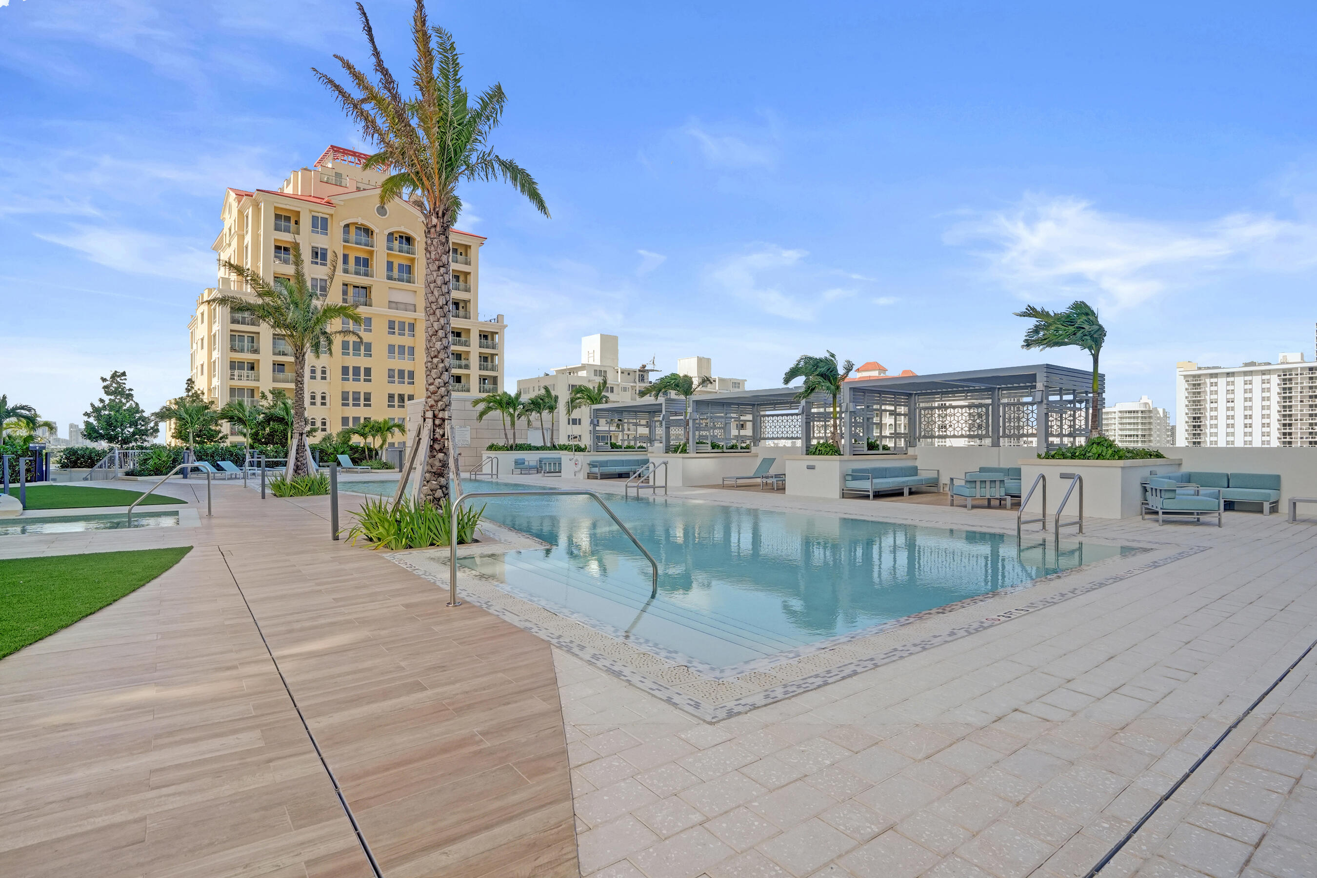 153 N Seabreeze Boulevard 1204