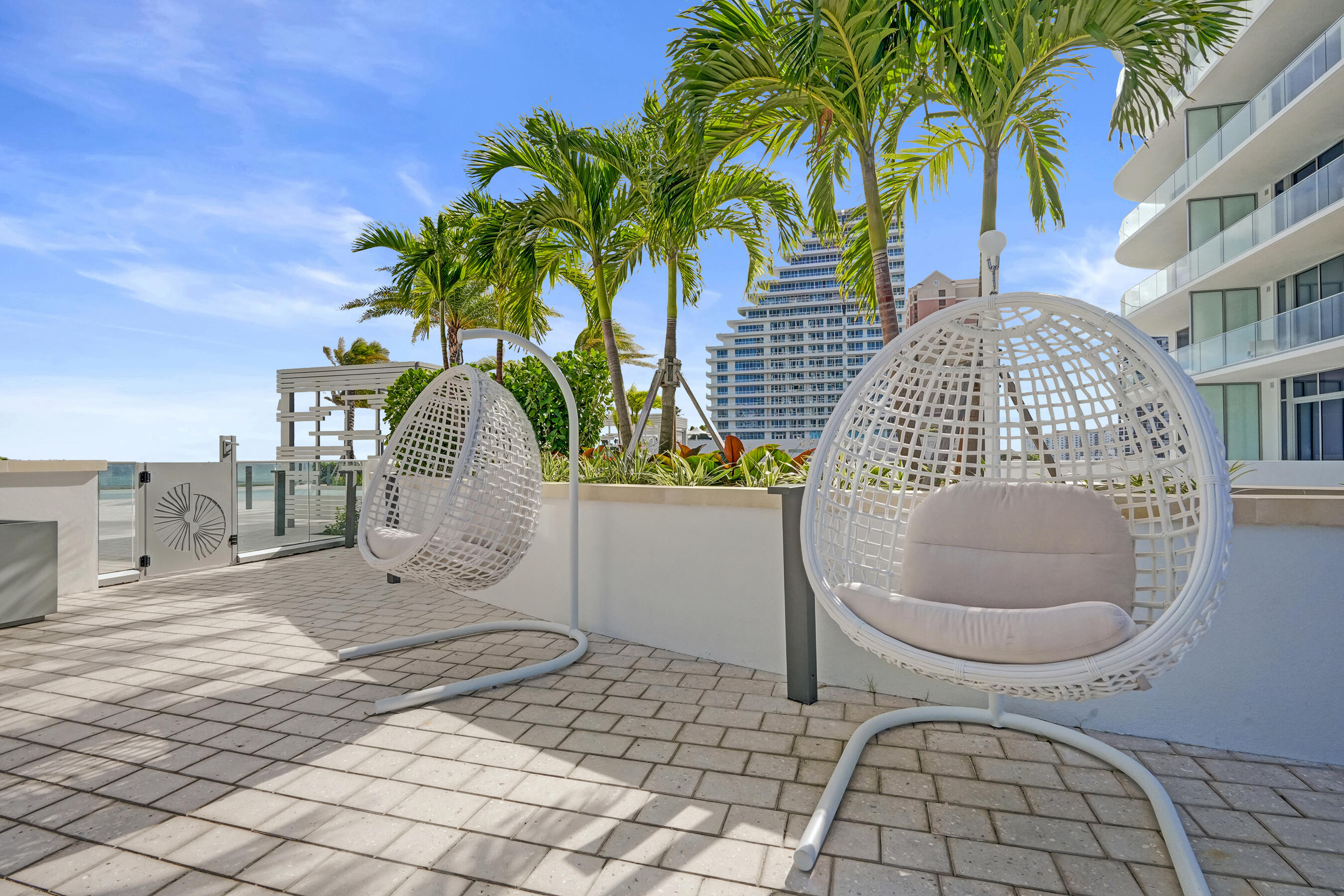153 N Seabreeze Boulevard 1204