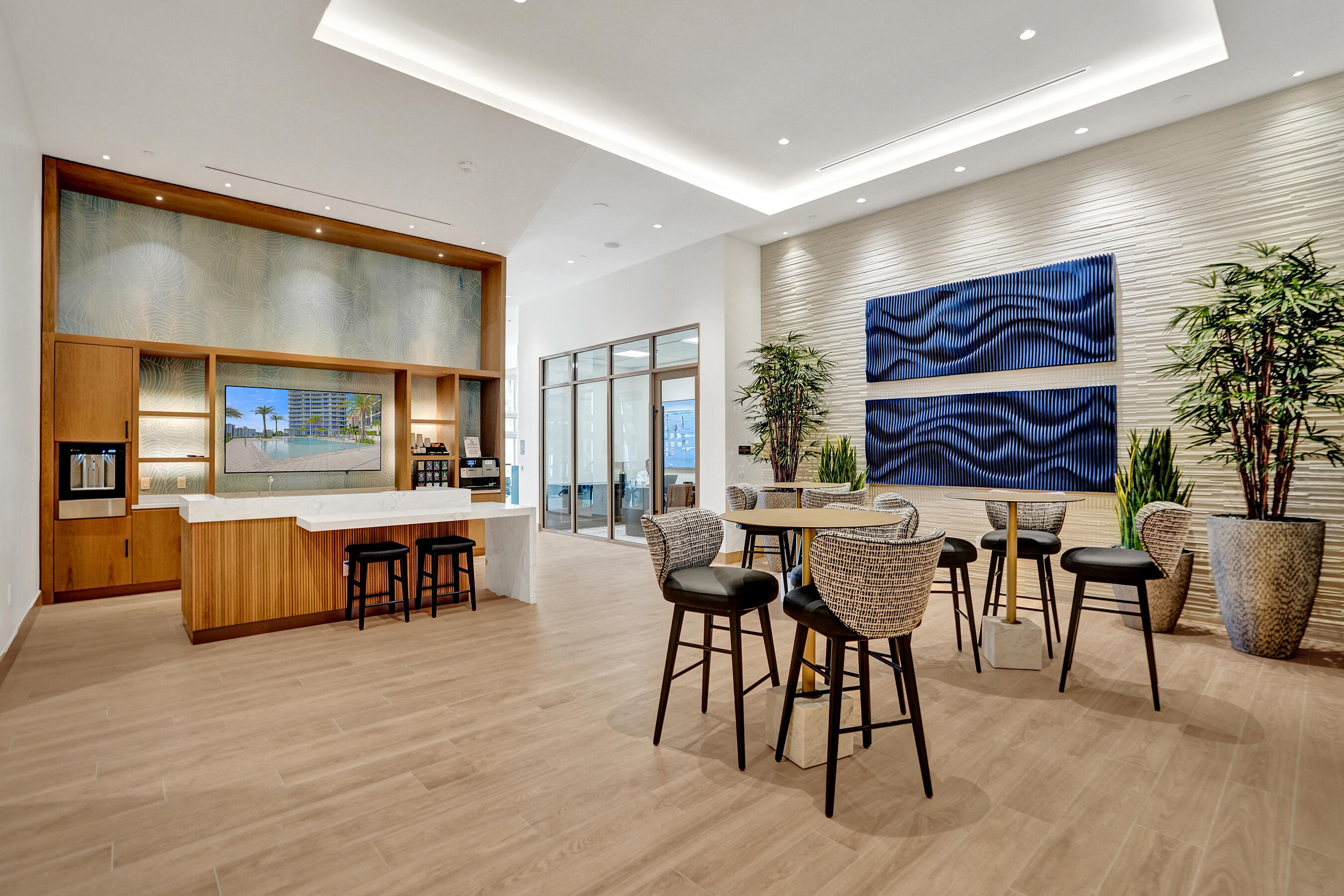 153 N Seabreeze Boulevard 1204