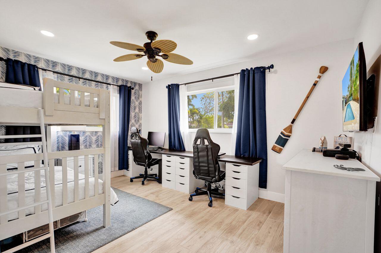 275 SW 14th Street