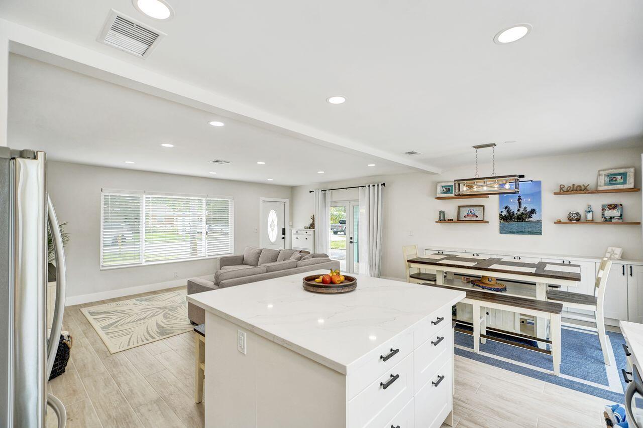 275 SW 14th Street