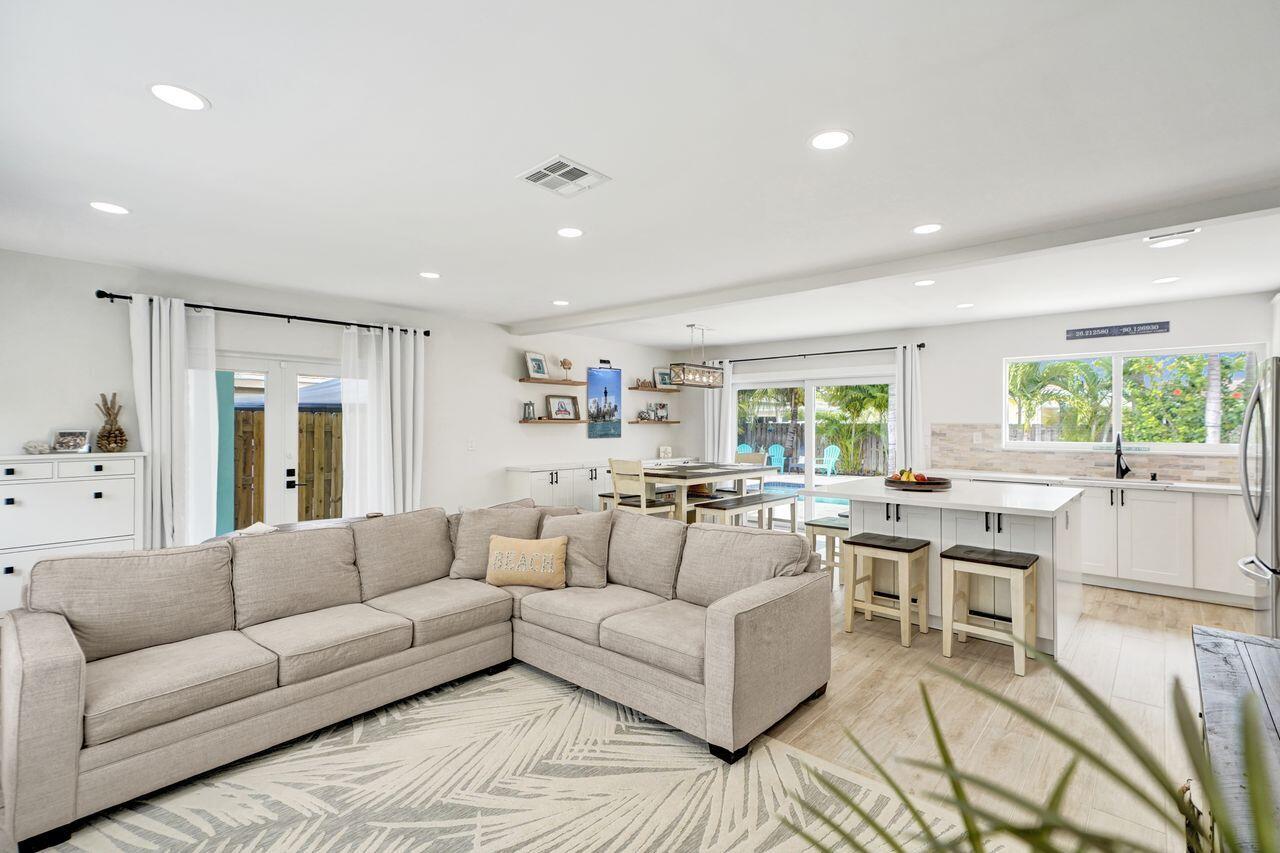 275 SW 14th Street