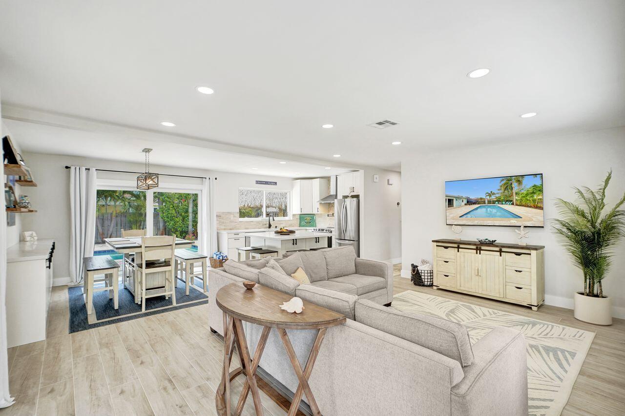 275 SW 14th Street