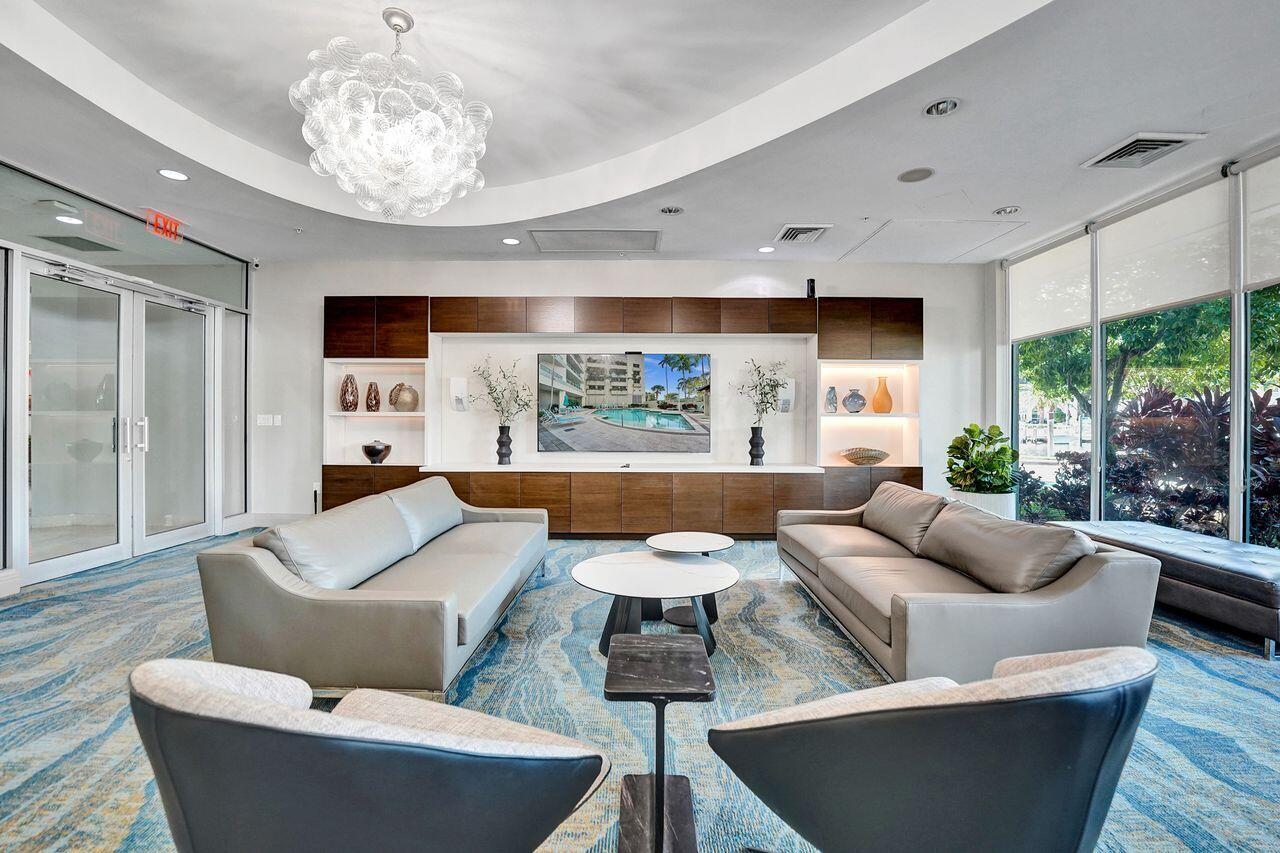 401 SW 4th Avenue 203