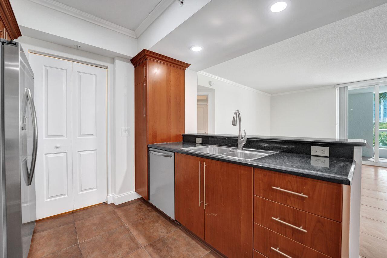 401 SW 4th Avenue 203