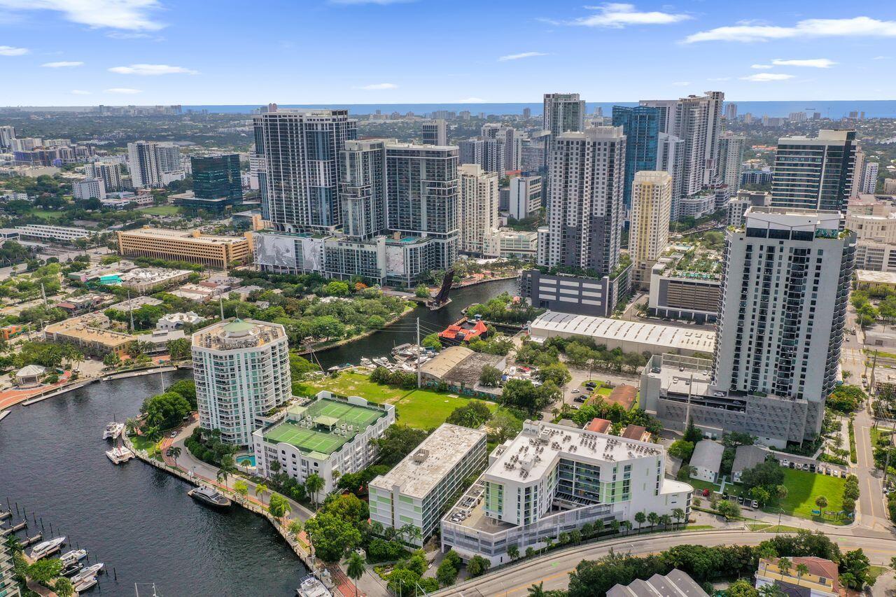 401 SW 4th Avenue 203