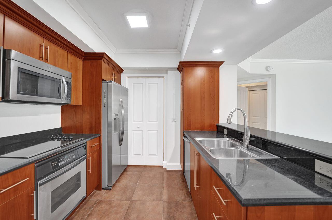 401 SW 4th Avenue 203