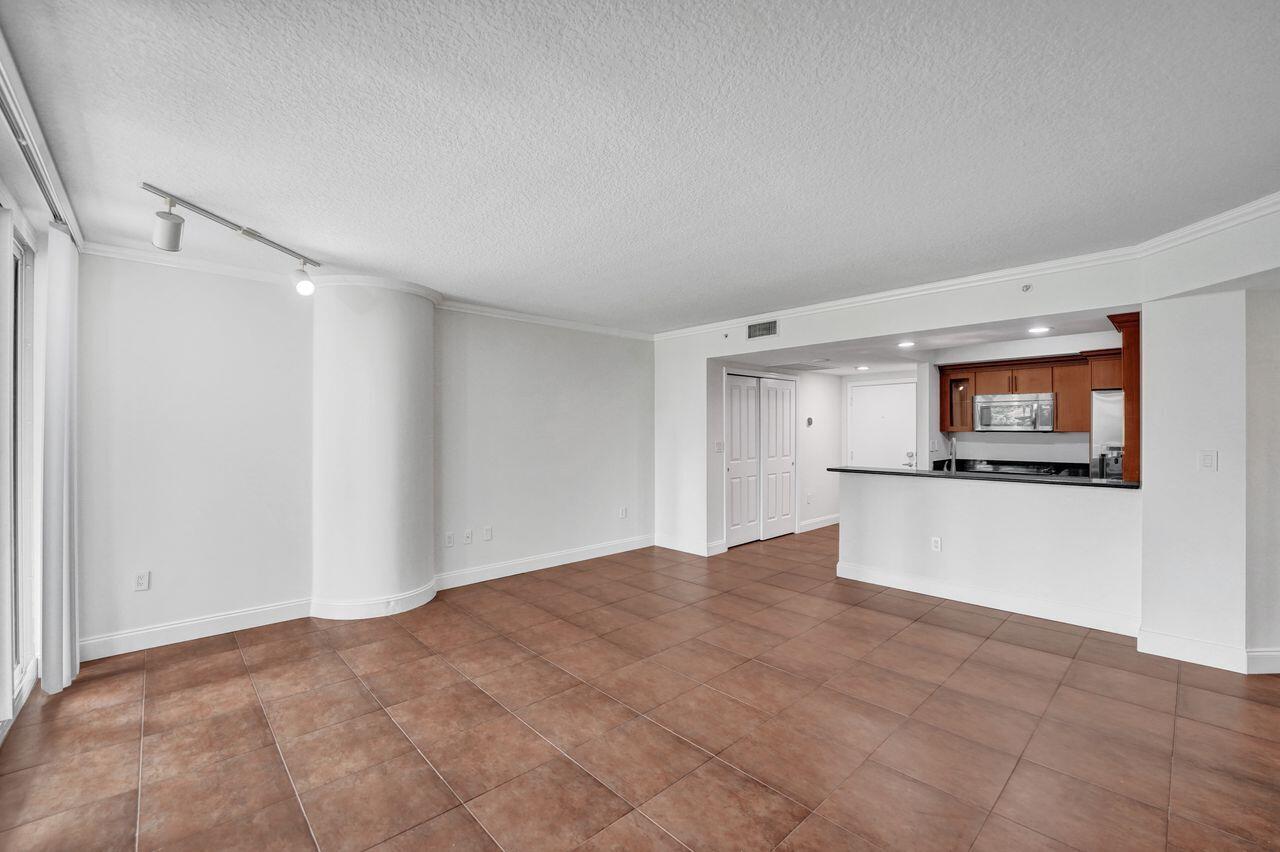401 SW 4th Avenue 203