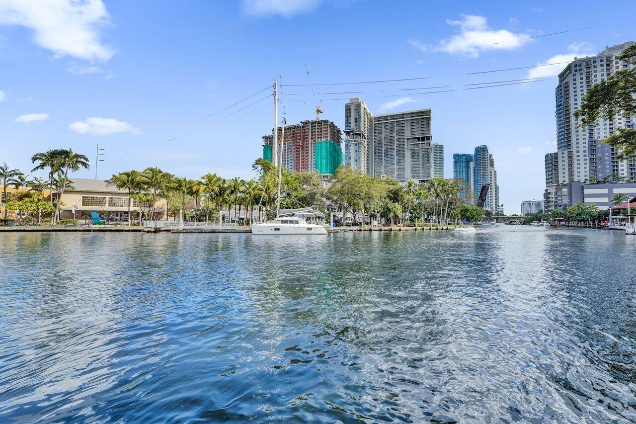 401 SW 4th Avenue 203