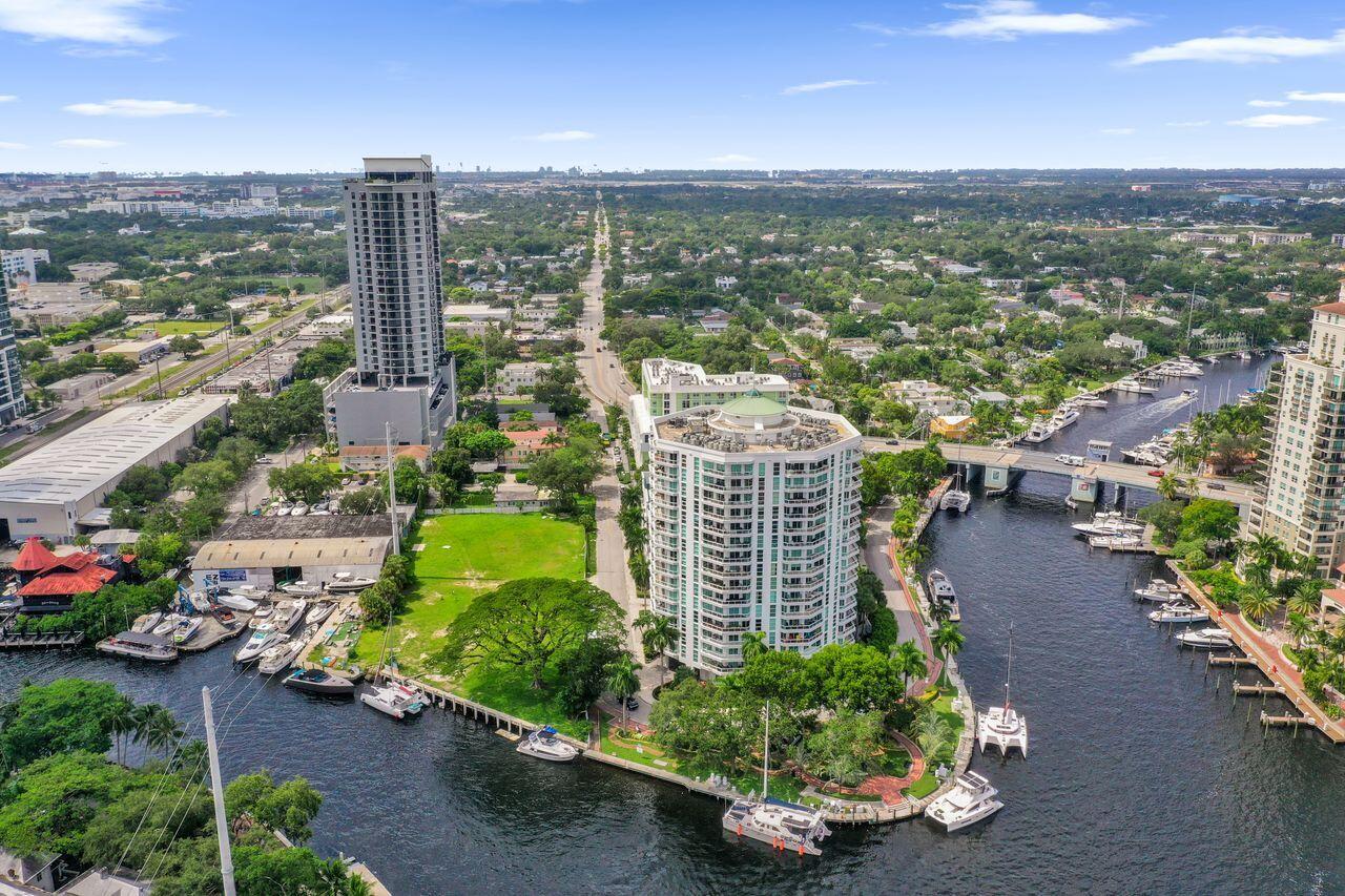401 SW 4TH Avenue 203