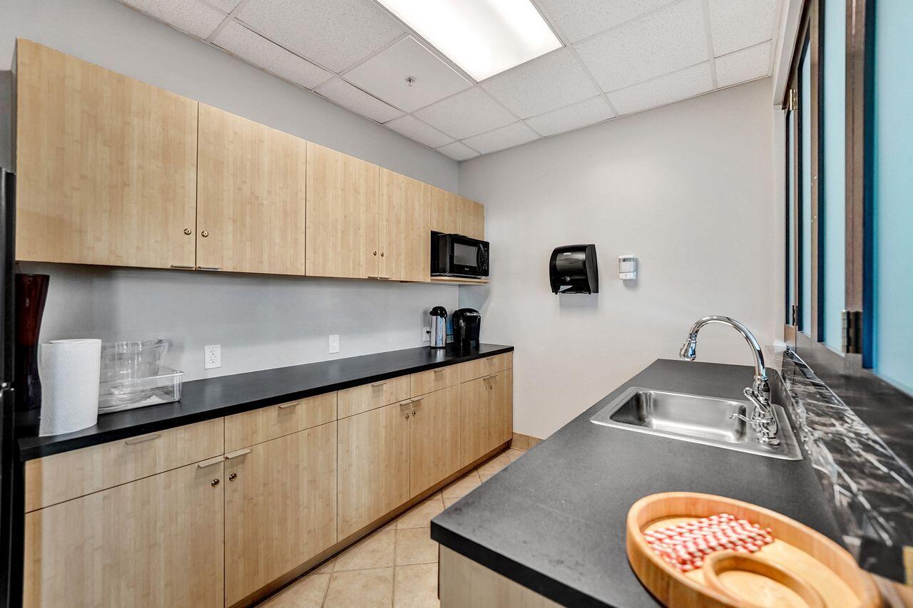 401 SW 4TH Avenue 203