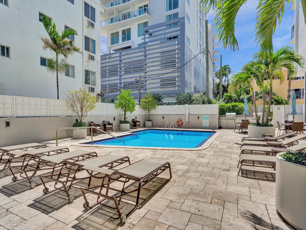 209 N Fort Lauderdale Beach Blvd Unit: 6C
