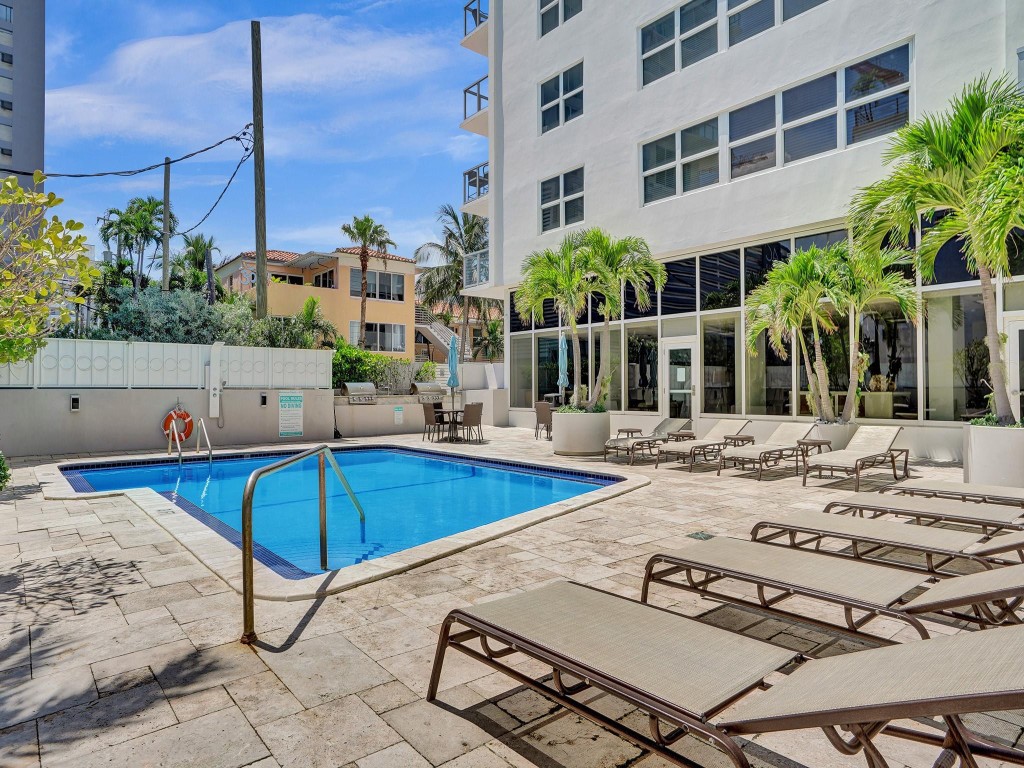 209 N Fort Lauderdale Beach Blvd Unit: 6C