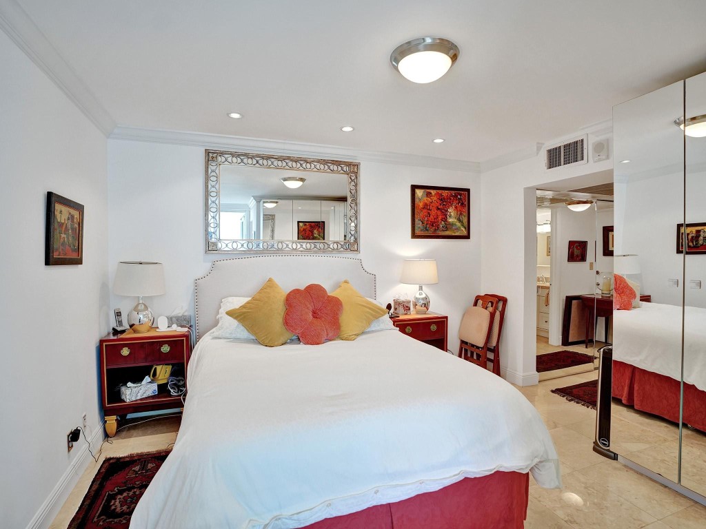 209 N Fort Lauderdale Beach Blvd Unit: 17G