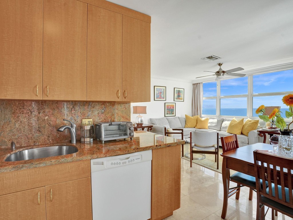 209 N Fort Lauderdale Beach Blvd Unit: 17G