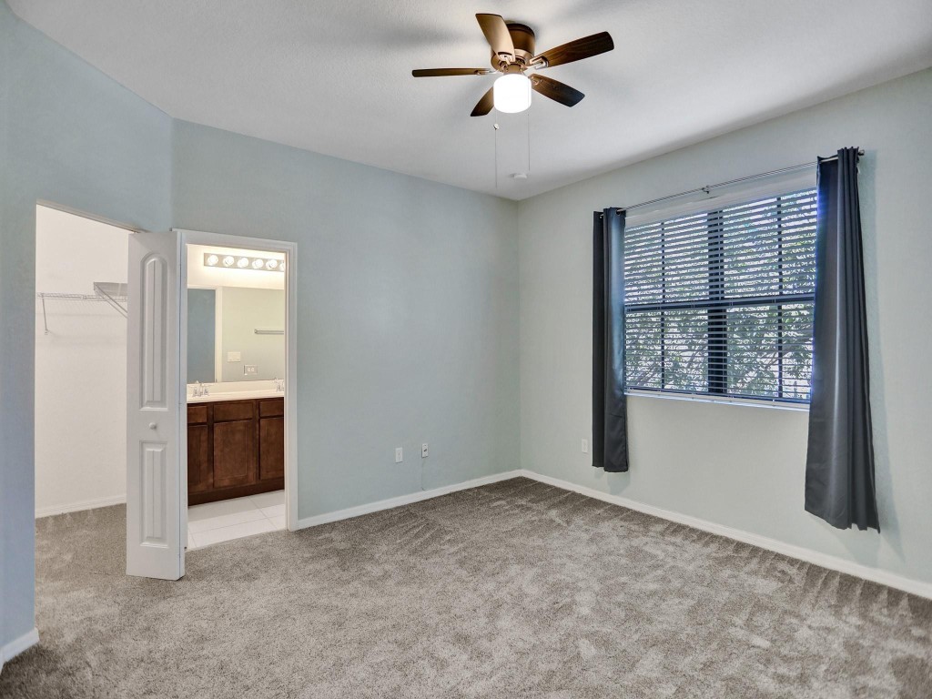 3372 NW 10th Ave 3372