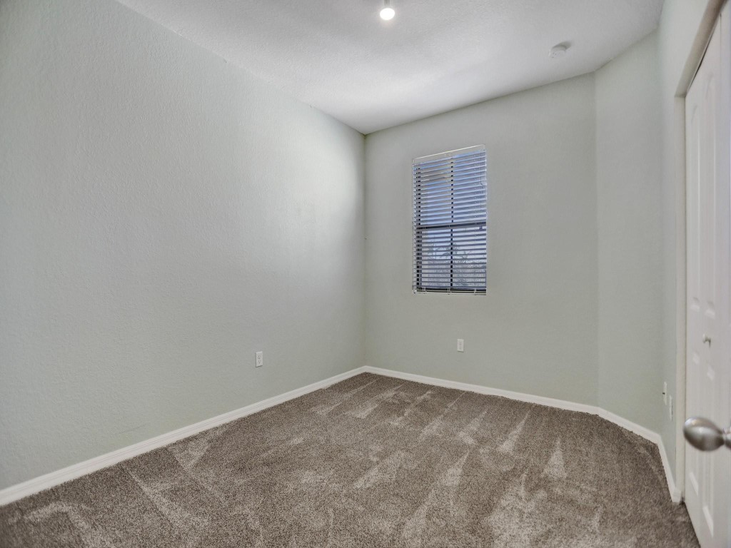 3372 NW 10th Ave 3372