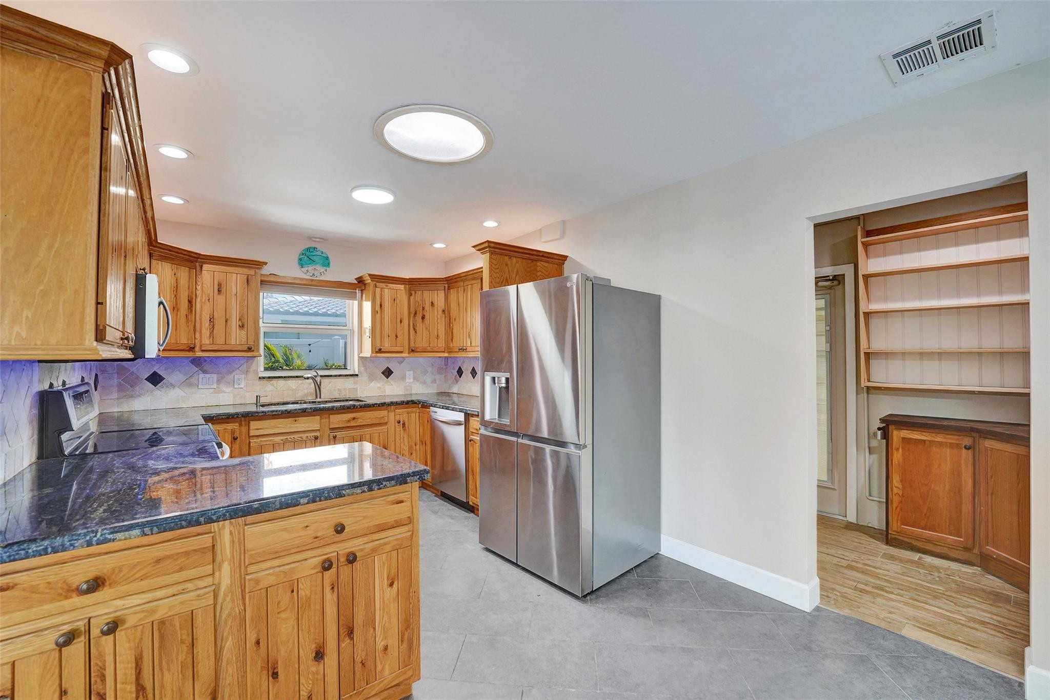 351 SE 6th Ave