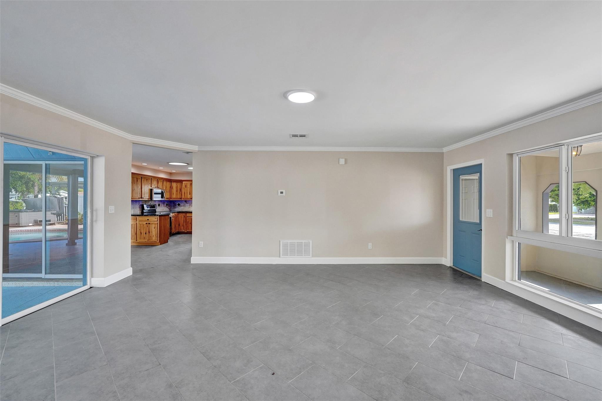 351 SE 6th Ave