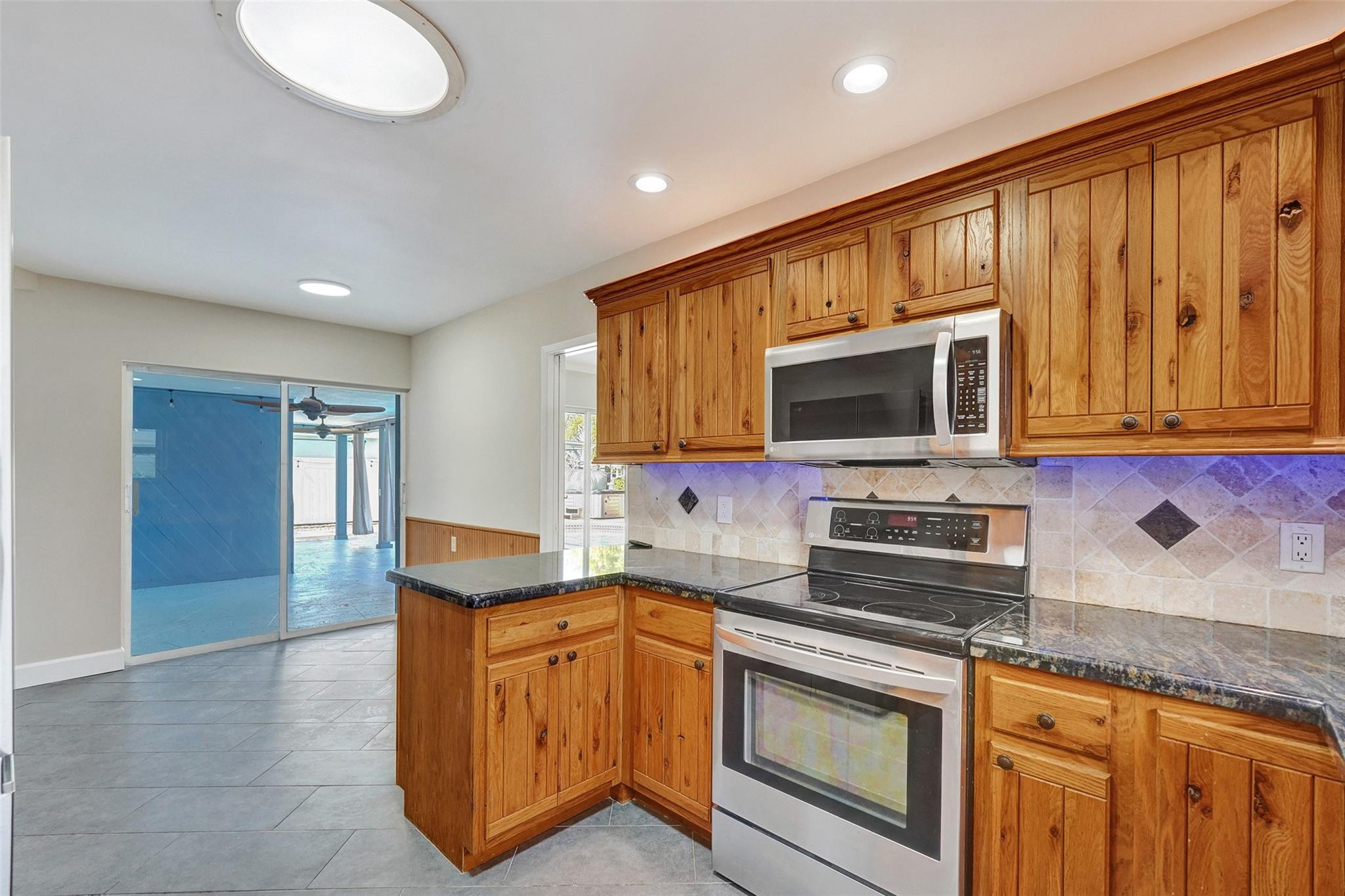 351 SE 6th Ave