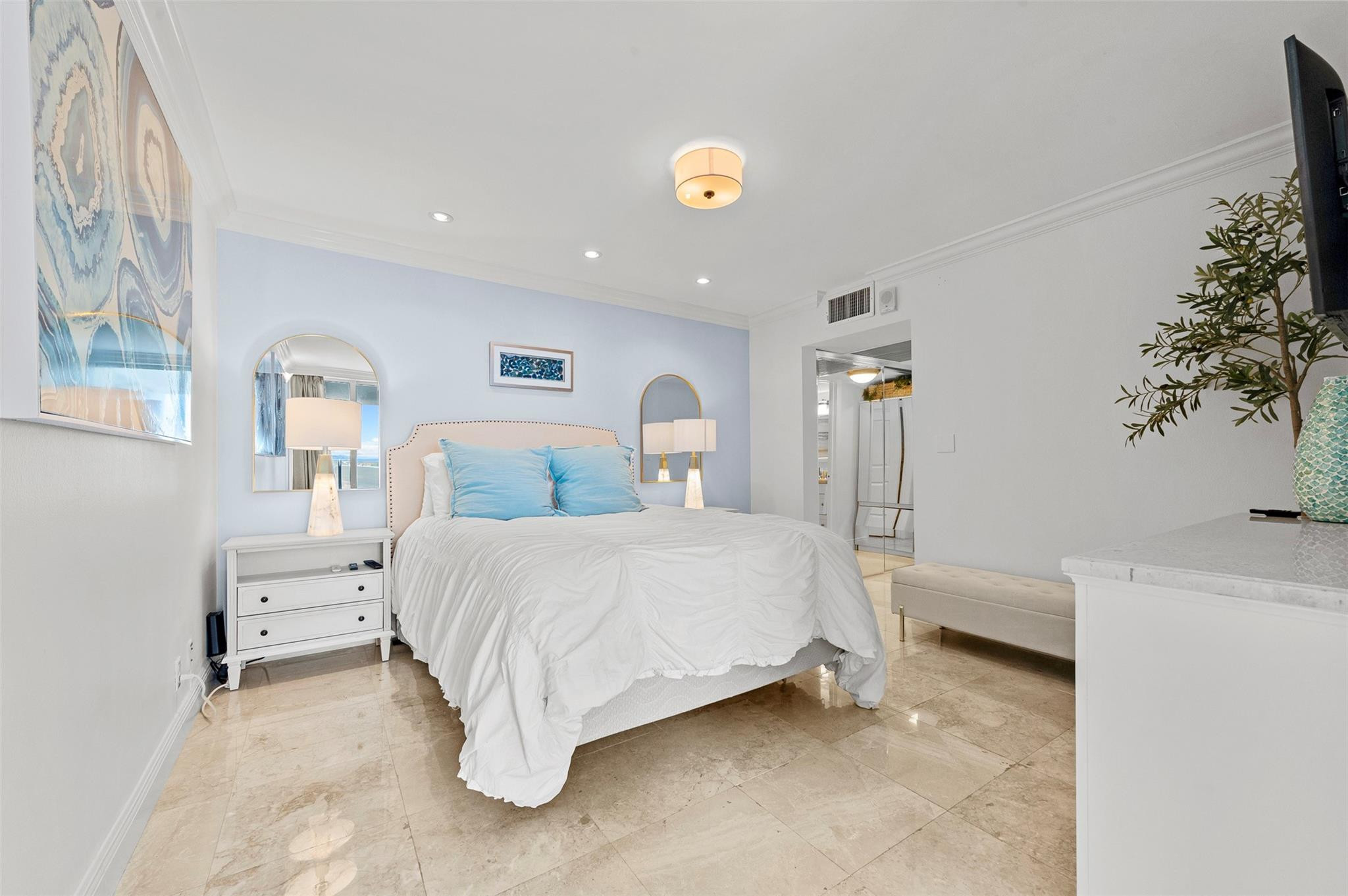 209 N Fort Lauderdale Beach Blvd 17G