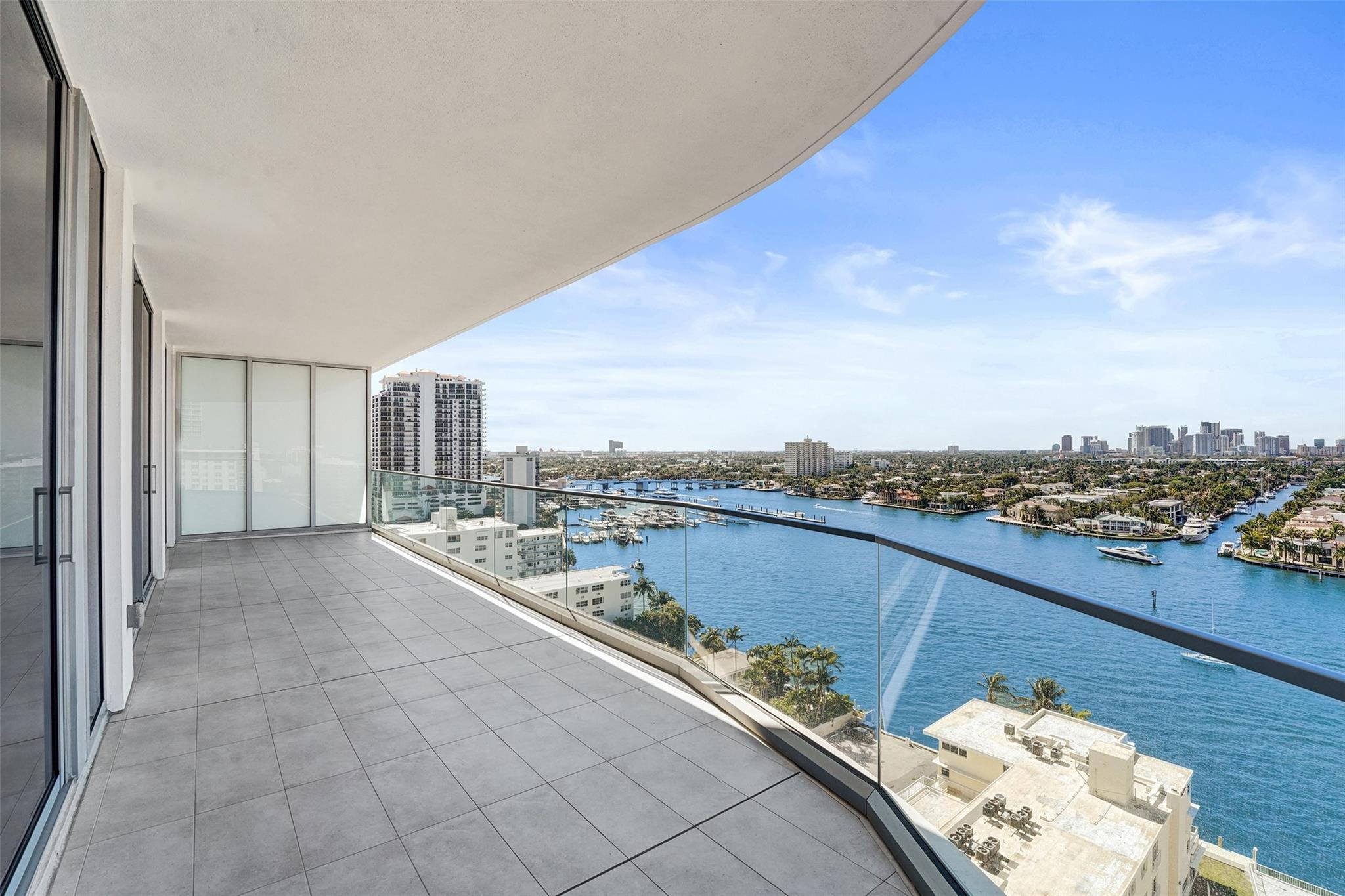 153 N Seabreeze Boulevard 1204