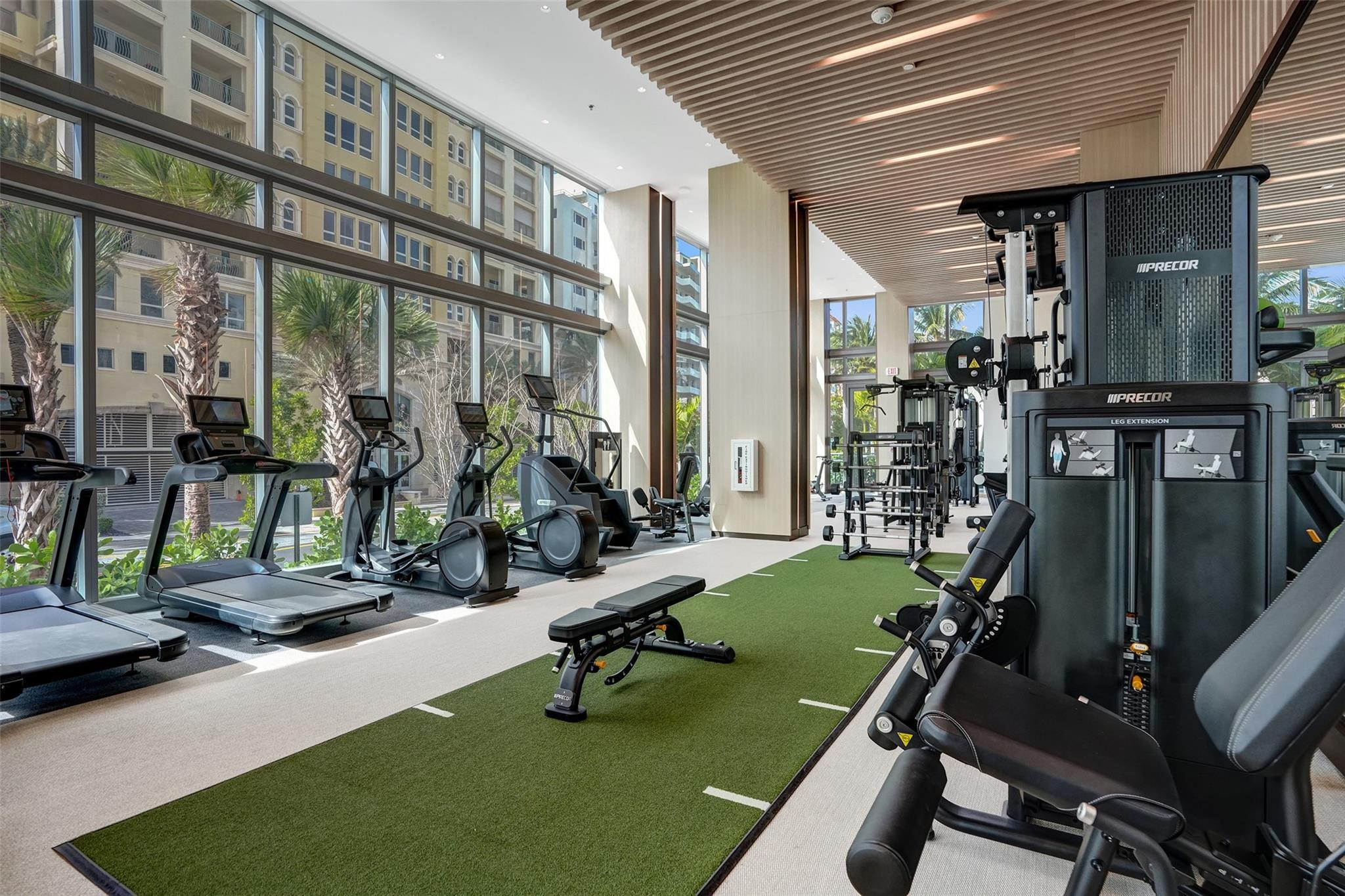 153 N Seabreeze Boulevard 1204