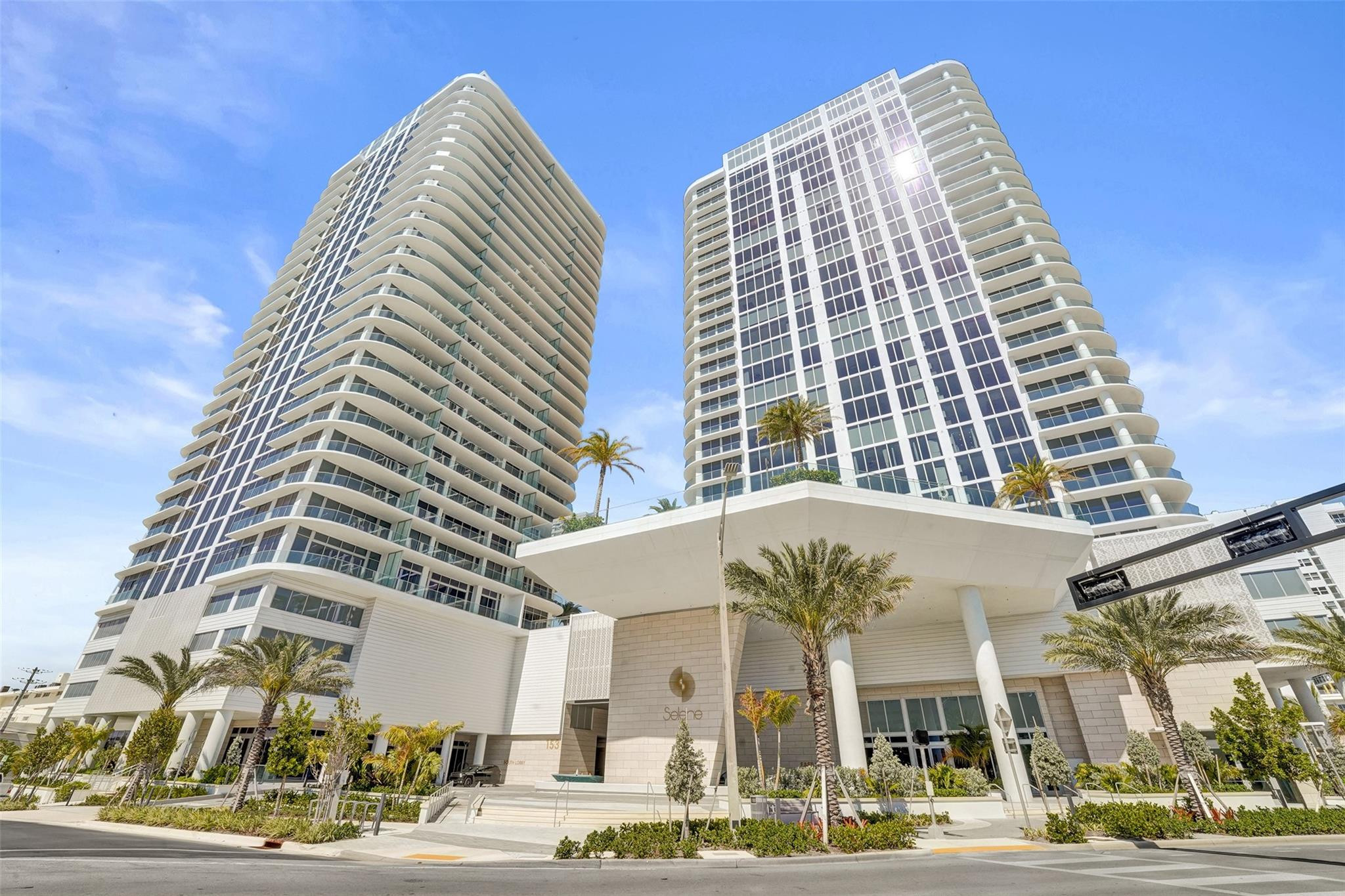 153 N Seabreeze Boulevard 1204