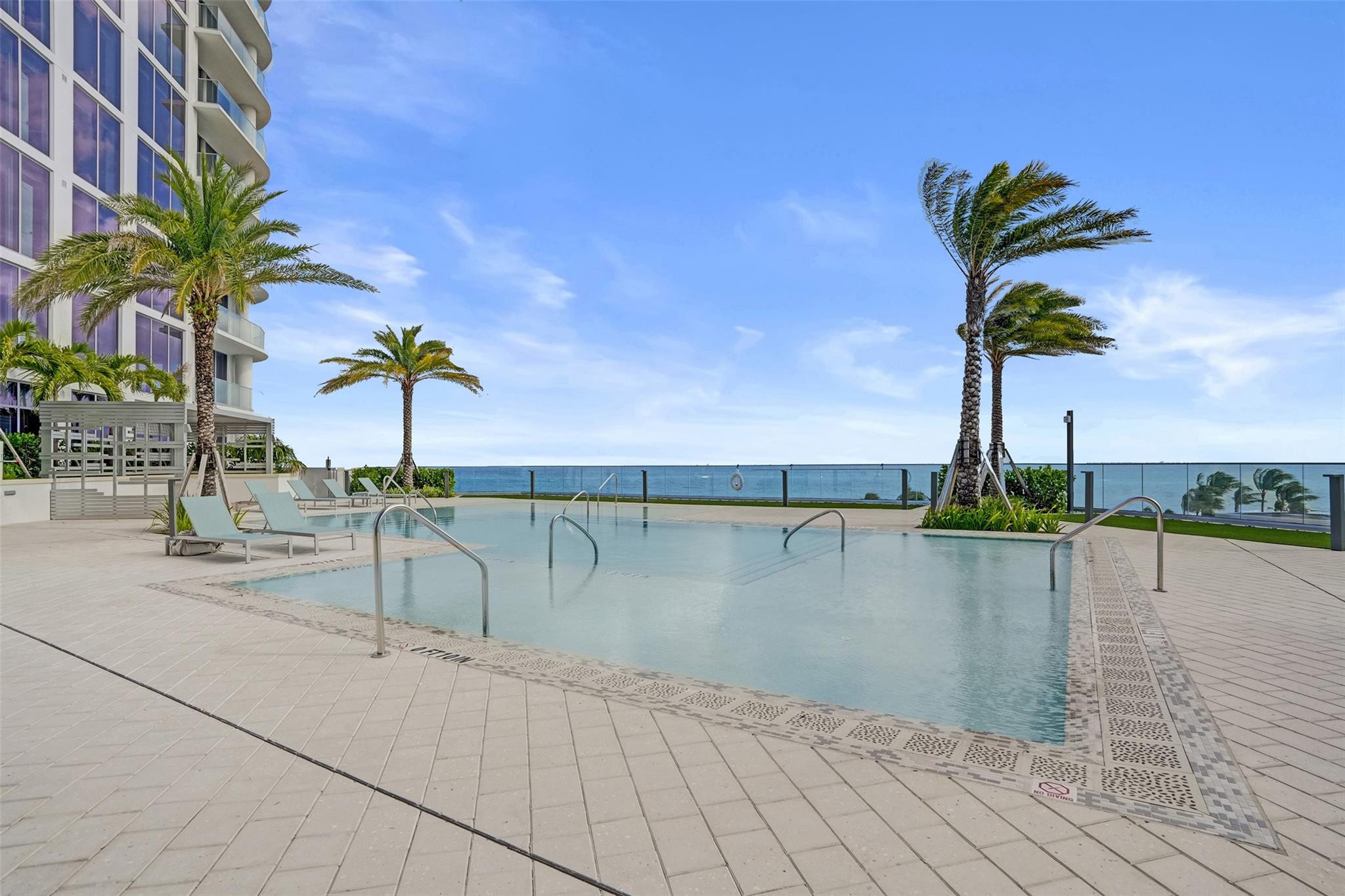 153 N Seabreeze Boulevard 1204