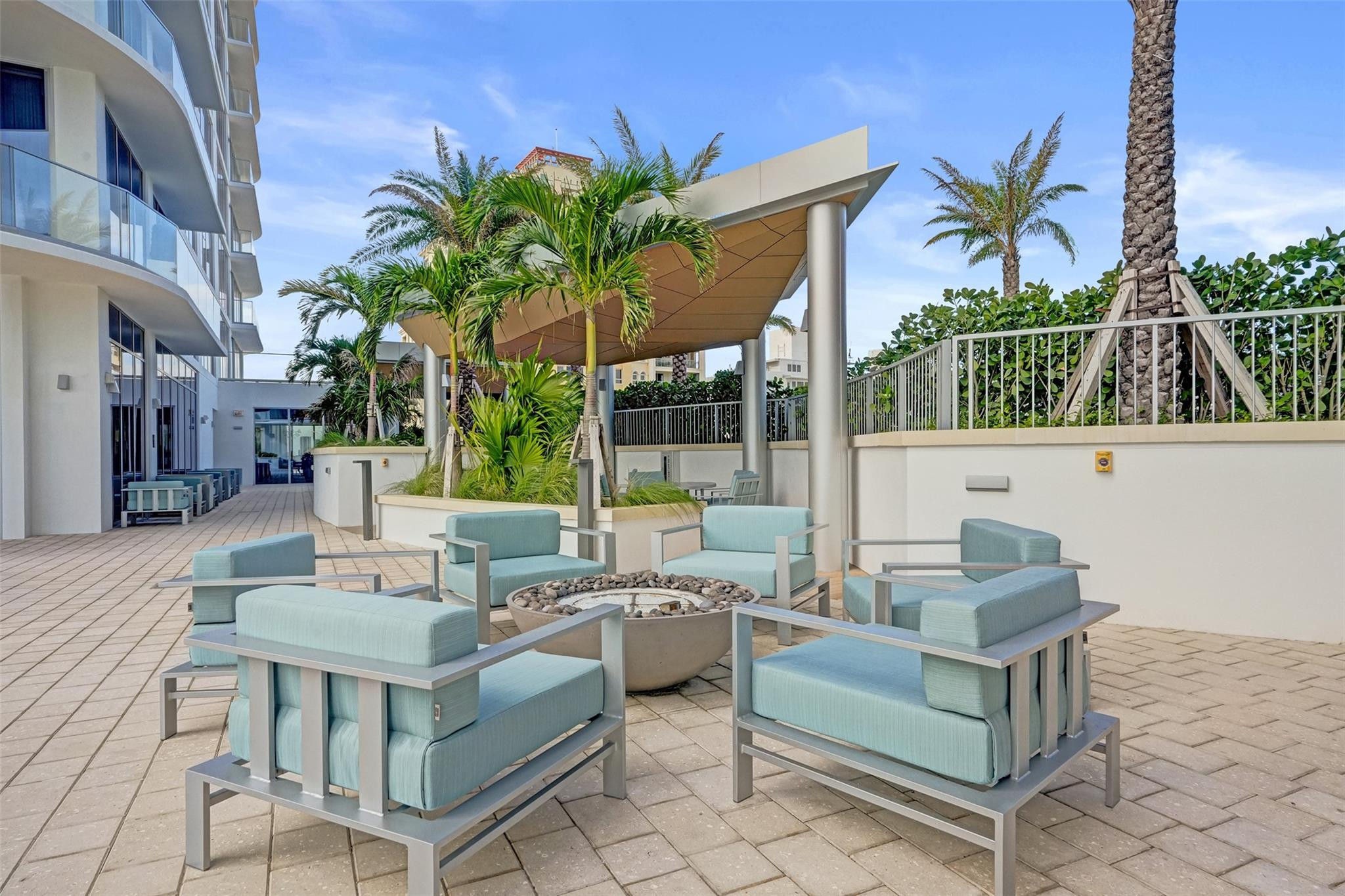 153 N Seabreeze Boulevard 1204