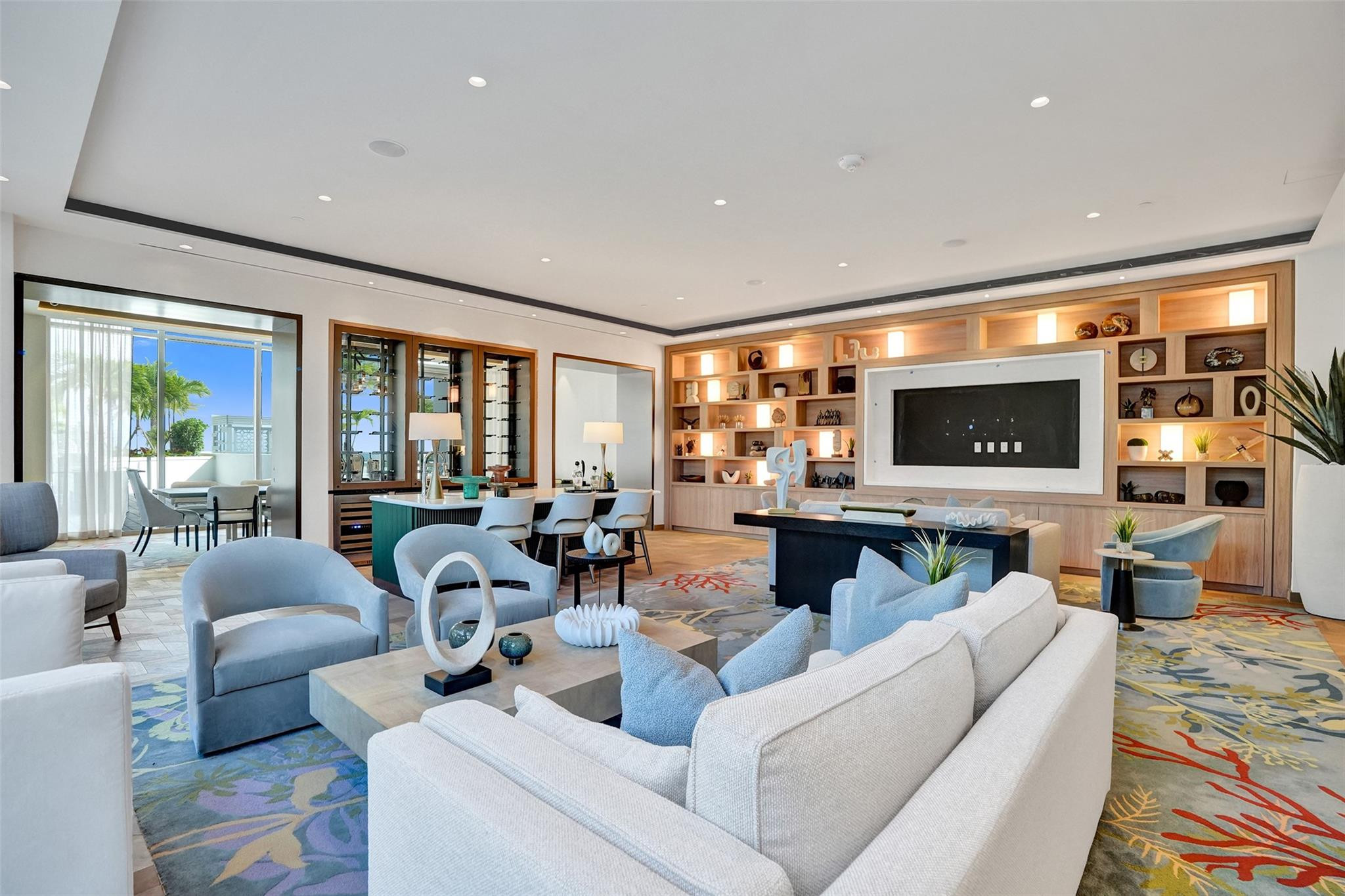 153 N Seabreeze Boulevard 1204