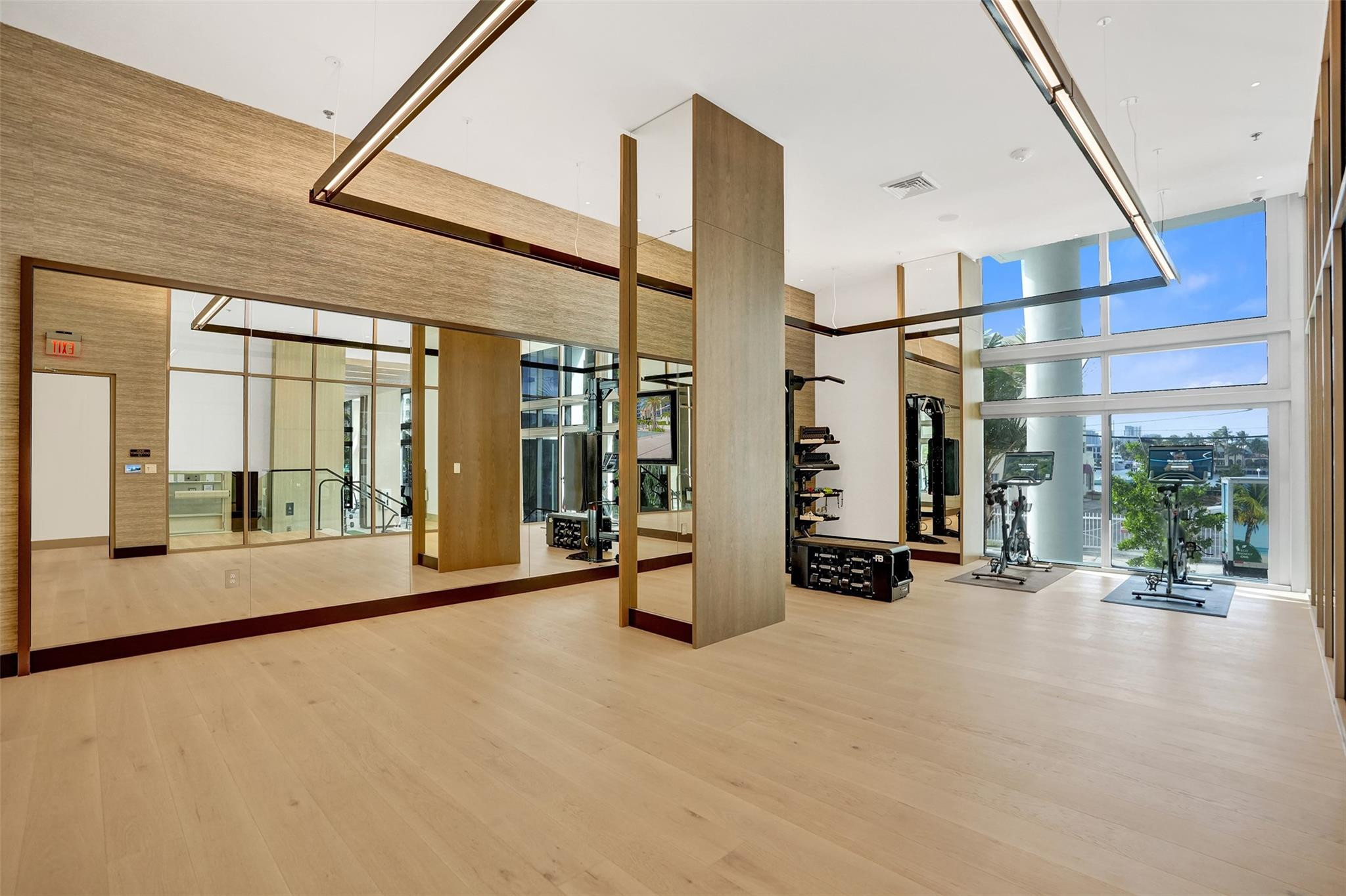 153 N Seabreeze Boulevard 1204