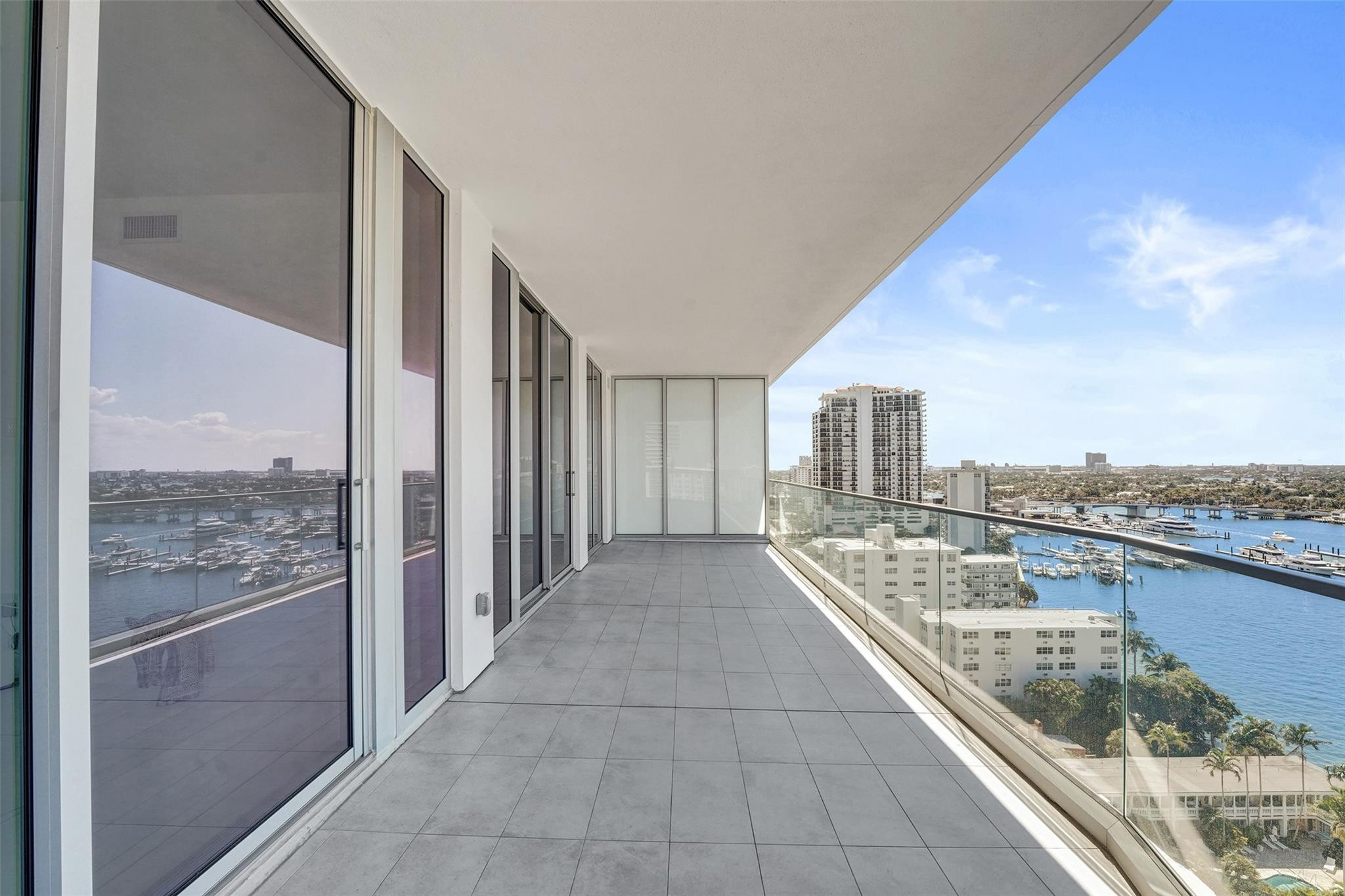 153 N Seabreeze Boulevard 1204