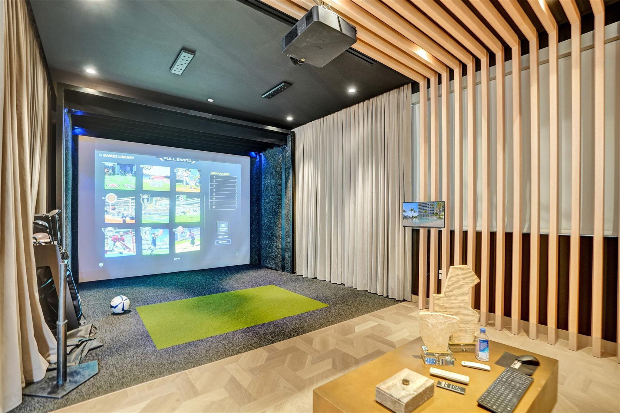 153 N Seabreeze Boulevard 1204