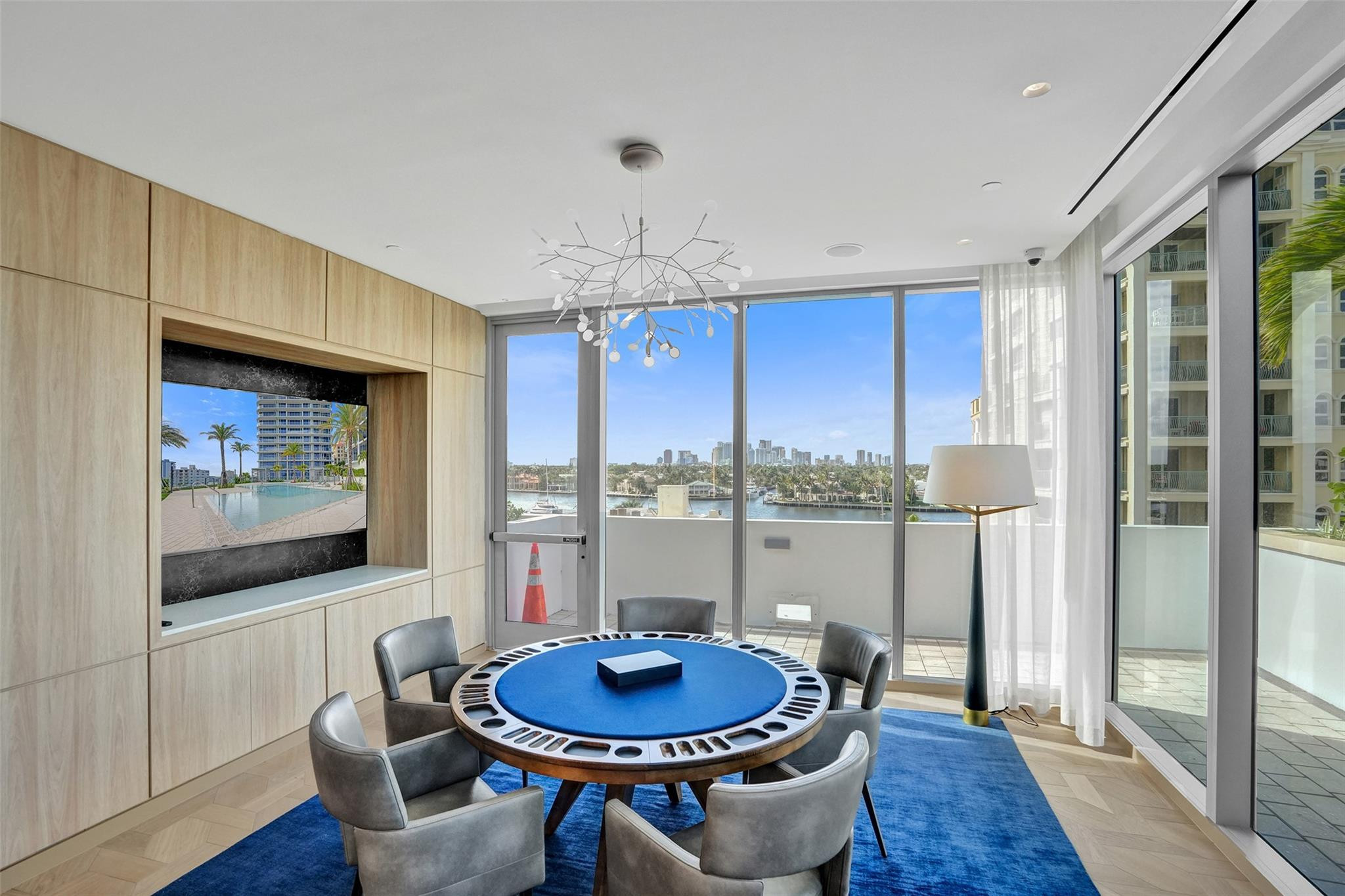 153 N Seabreeze Boulevard 1204