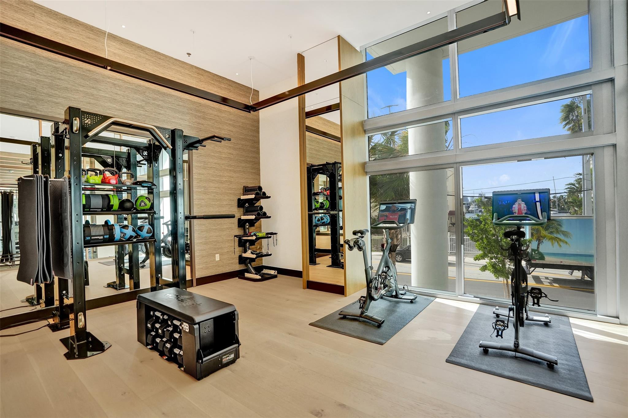 153 N Seabreeze Boulevard 1204