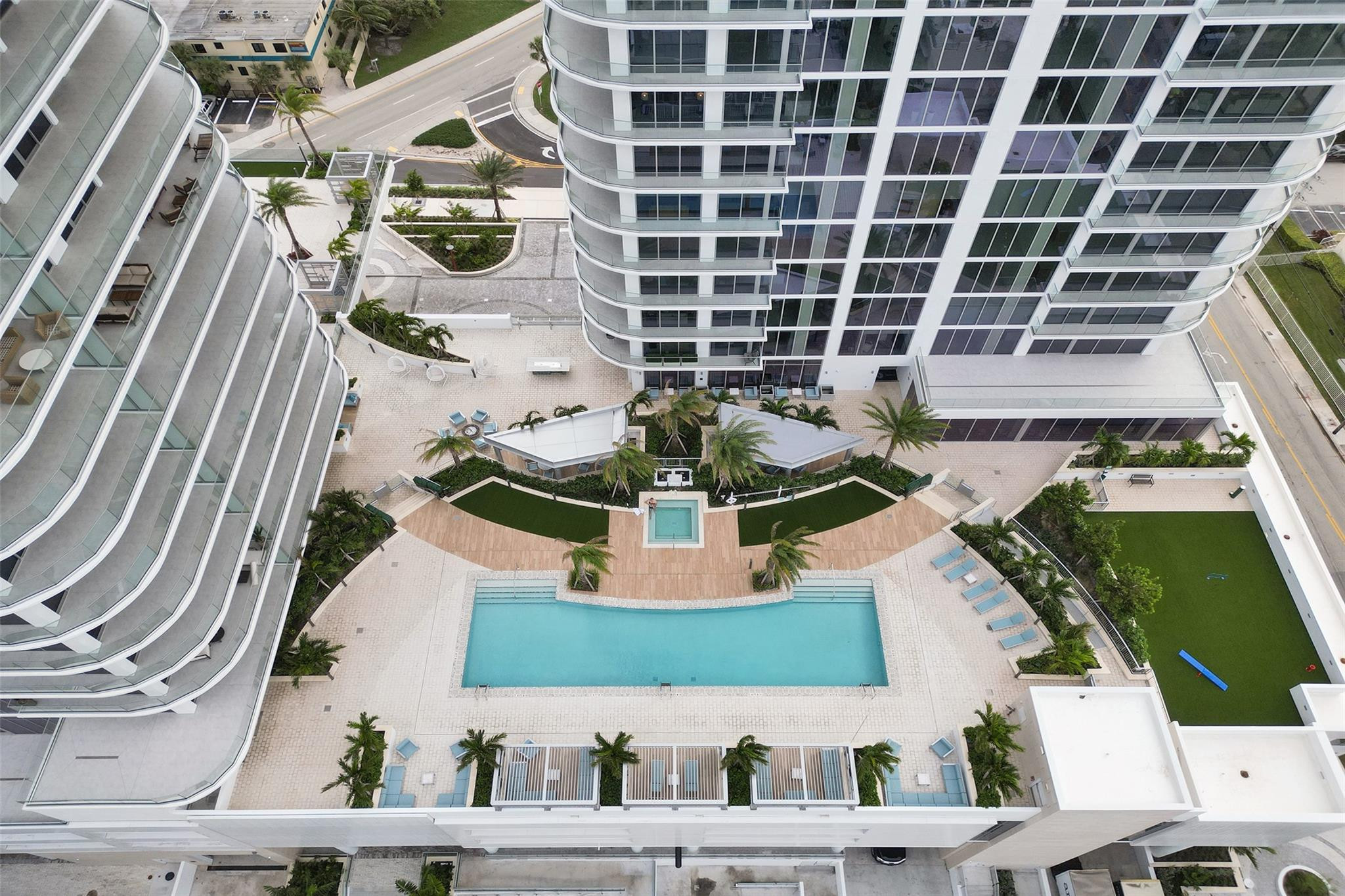 153 N Seabreeze Boulevard 1204