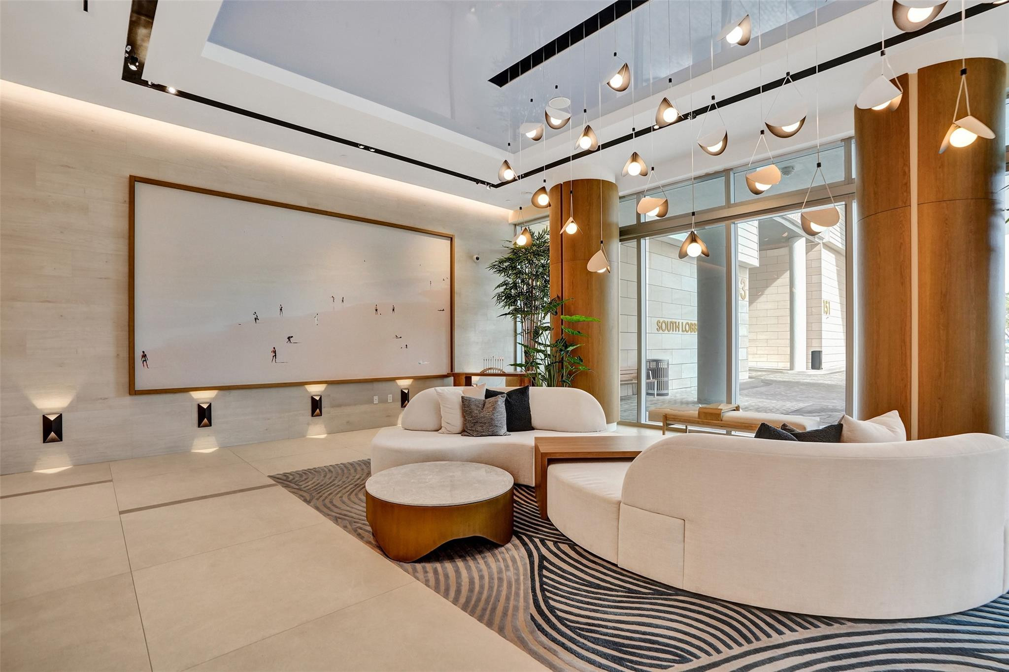 153 N Seabreeze Boulevard 1204