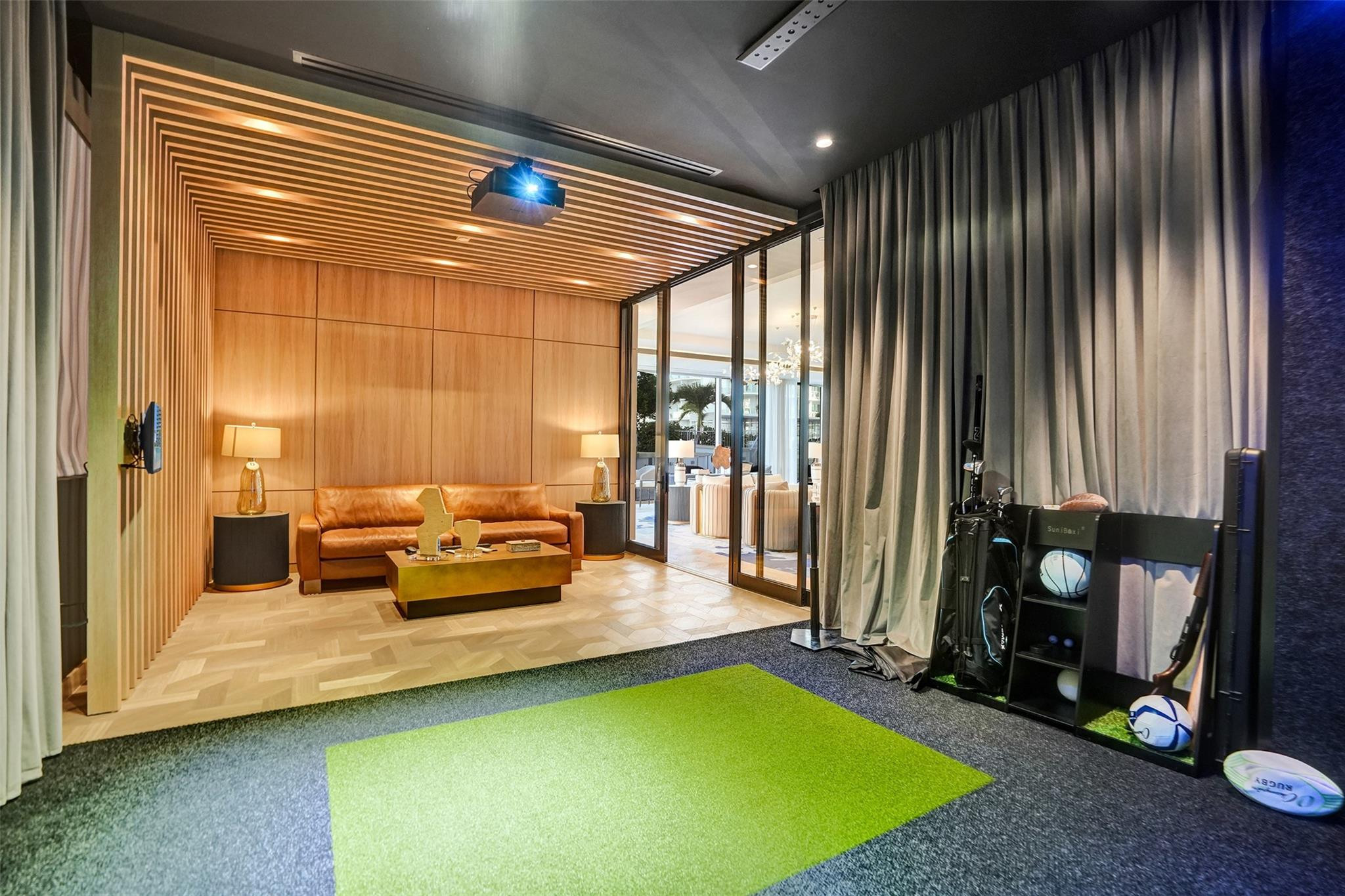 153 N Seabreeze Boulevard 1204