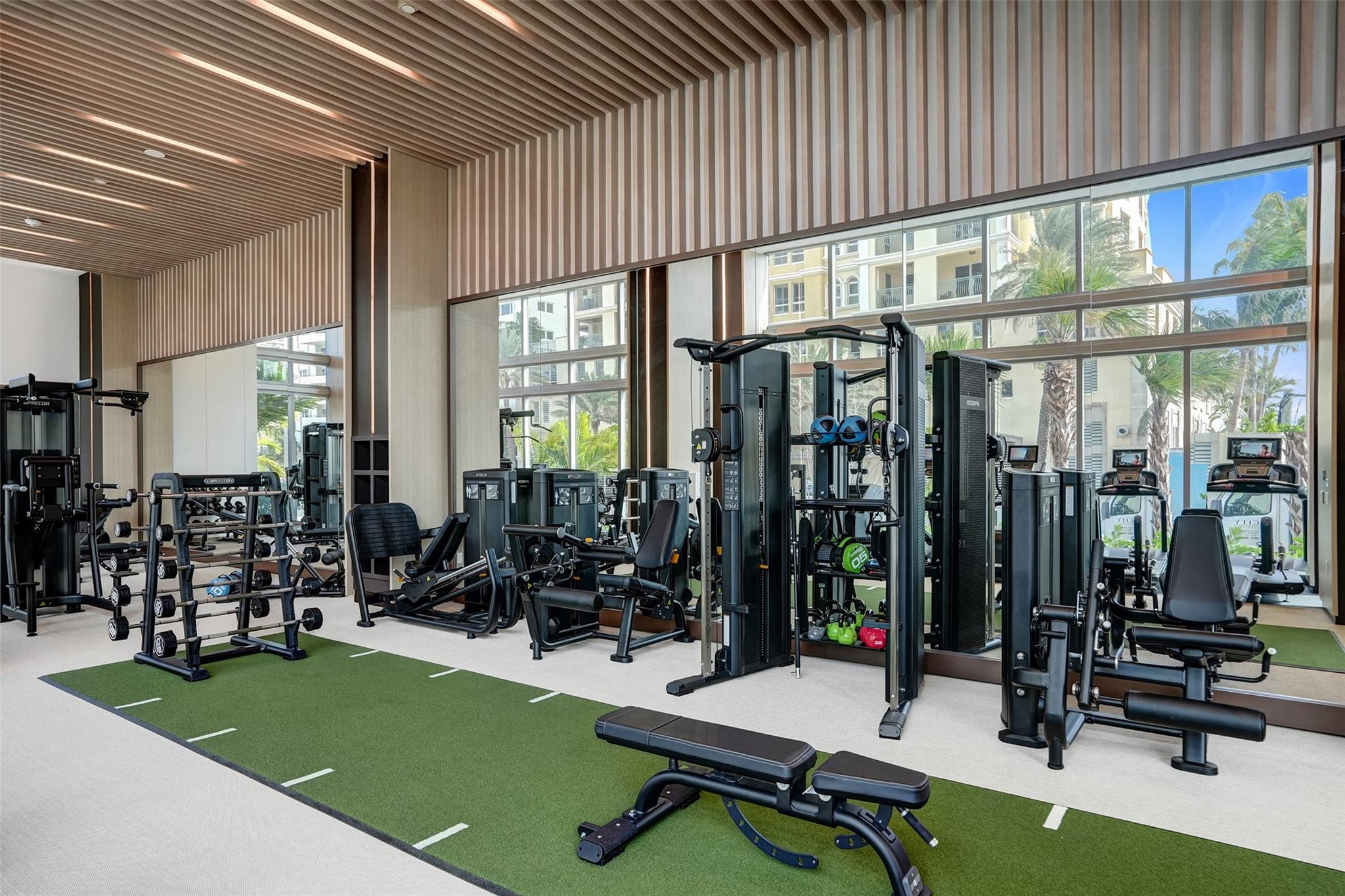 153 N Seabreeze Boulevard 1204