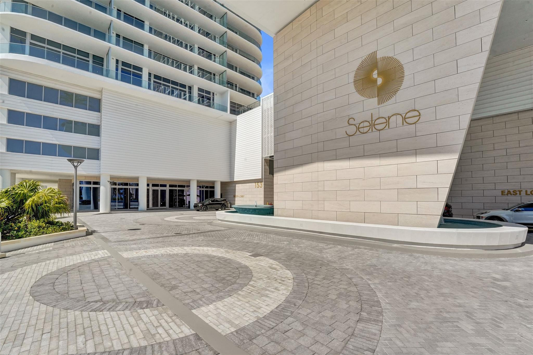 153 N Seabreeze Boulevard 1204