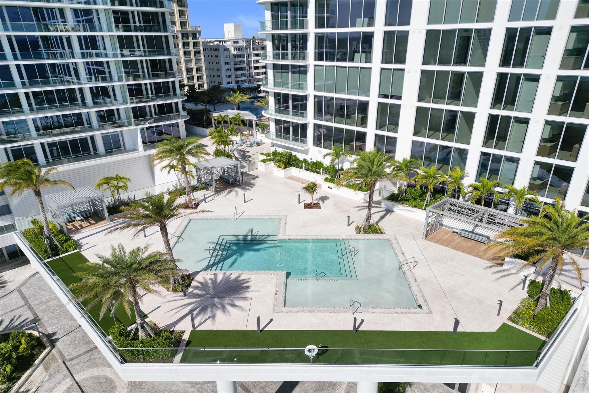 153 N Seabreeze Boulevard 1204